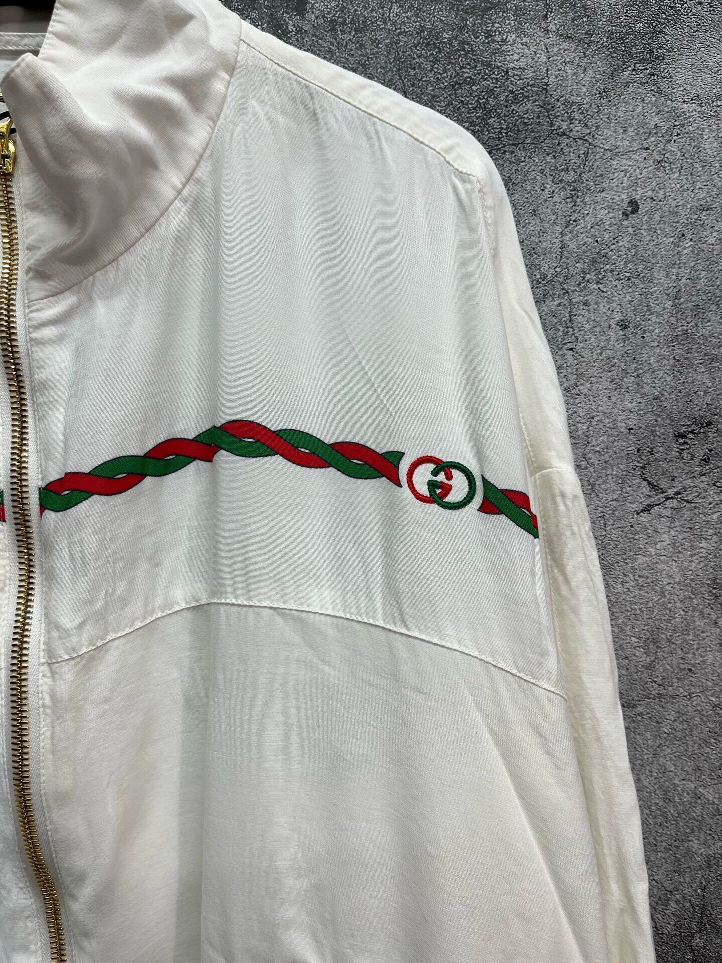 Gucci GUCCI Red Green Stripe Gold Button Jacket 50 Size US M / EU 48-50 / 2 - 2 Thumbnail