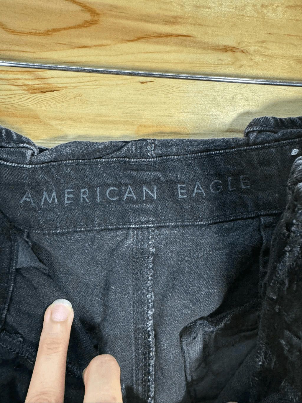 American Eagle Outfitters American Eagle Women's Size 6 Black Mom Shorts Belt Tie Size 28" / US 6 / IT 42 - 8 Thumbnail