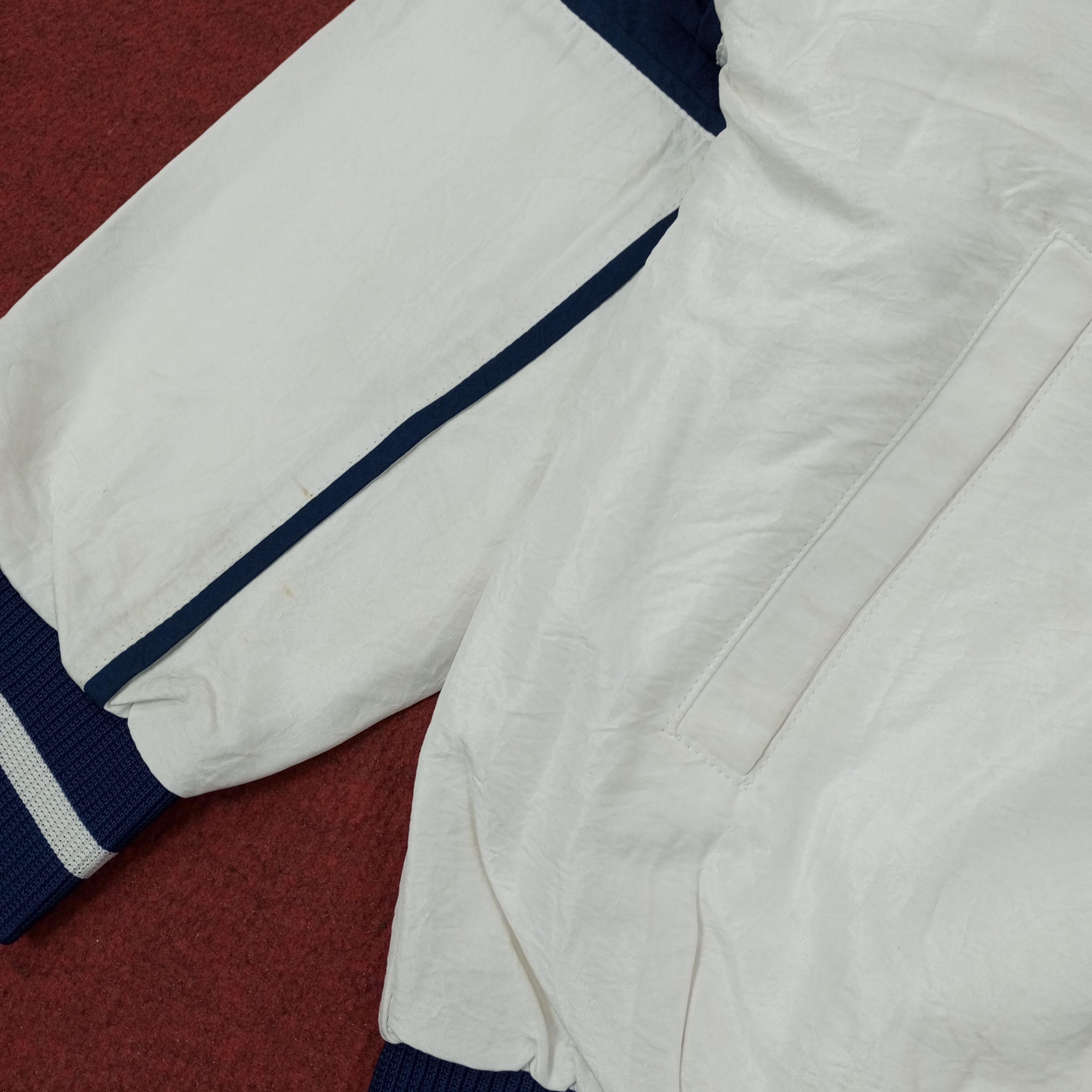 Le Coq Sportif Le Coq Sportif France Sportswear Jacket c243n24 Size US L / EU 52-54 / 3 - 6 Thumbnail