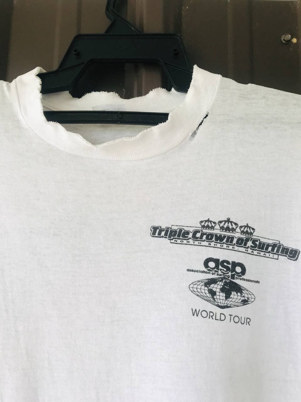 Vintage Vintage 80s Triple Crown Surfing World Tour Tee Distressed Size US S / EU 44-46 / 1 - 4 Thumbnail