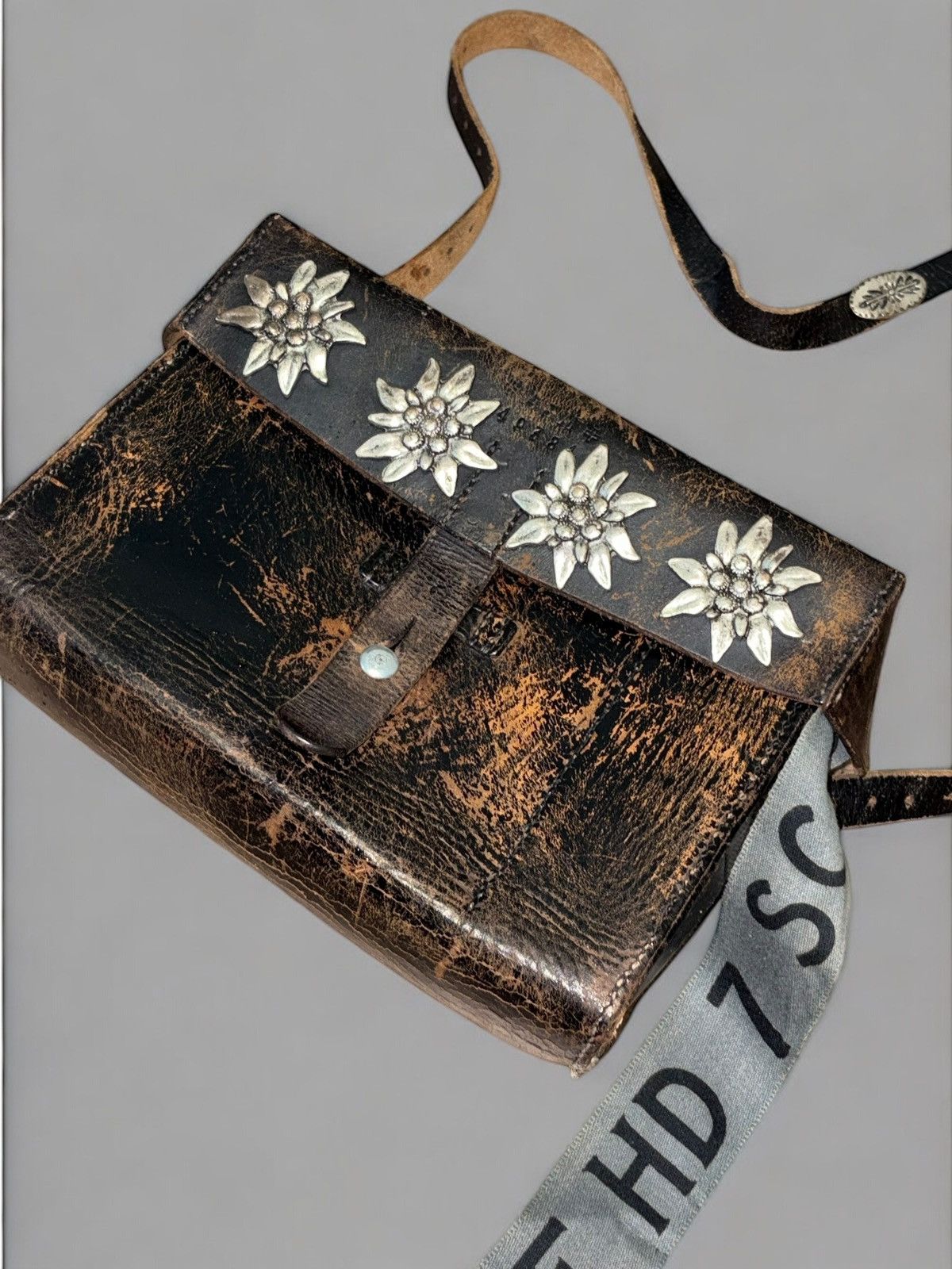 Vintage 🔥 WW2 DISTRESSED GERMAN MILITARY BAG VINTAGE CRACKED LEATHER Size ONE SIZE - 3 Thumbnail