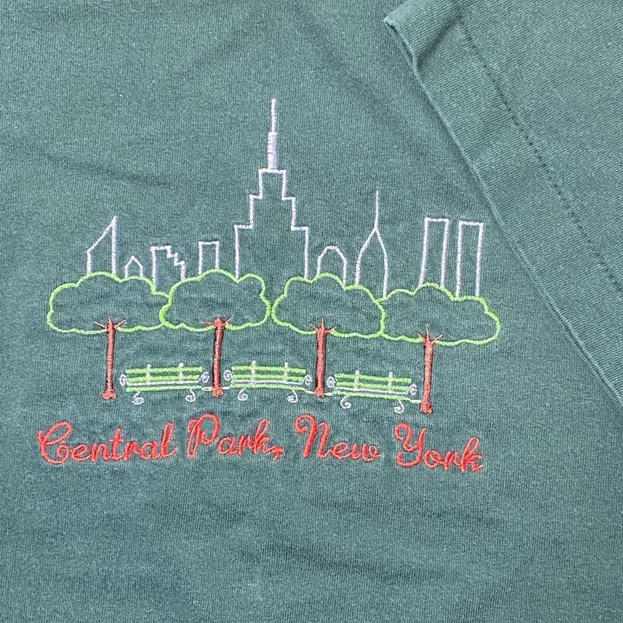 Fruit Of The Loom Vintage Central Park, NYC Green Embroidered Tee Size XL Size US XL / EU 56 / 4 - 3 Thumbnail