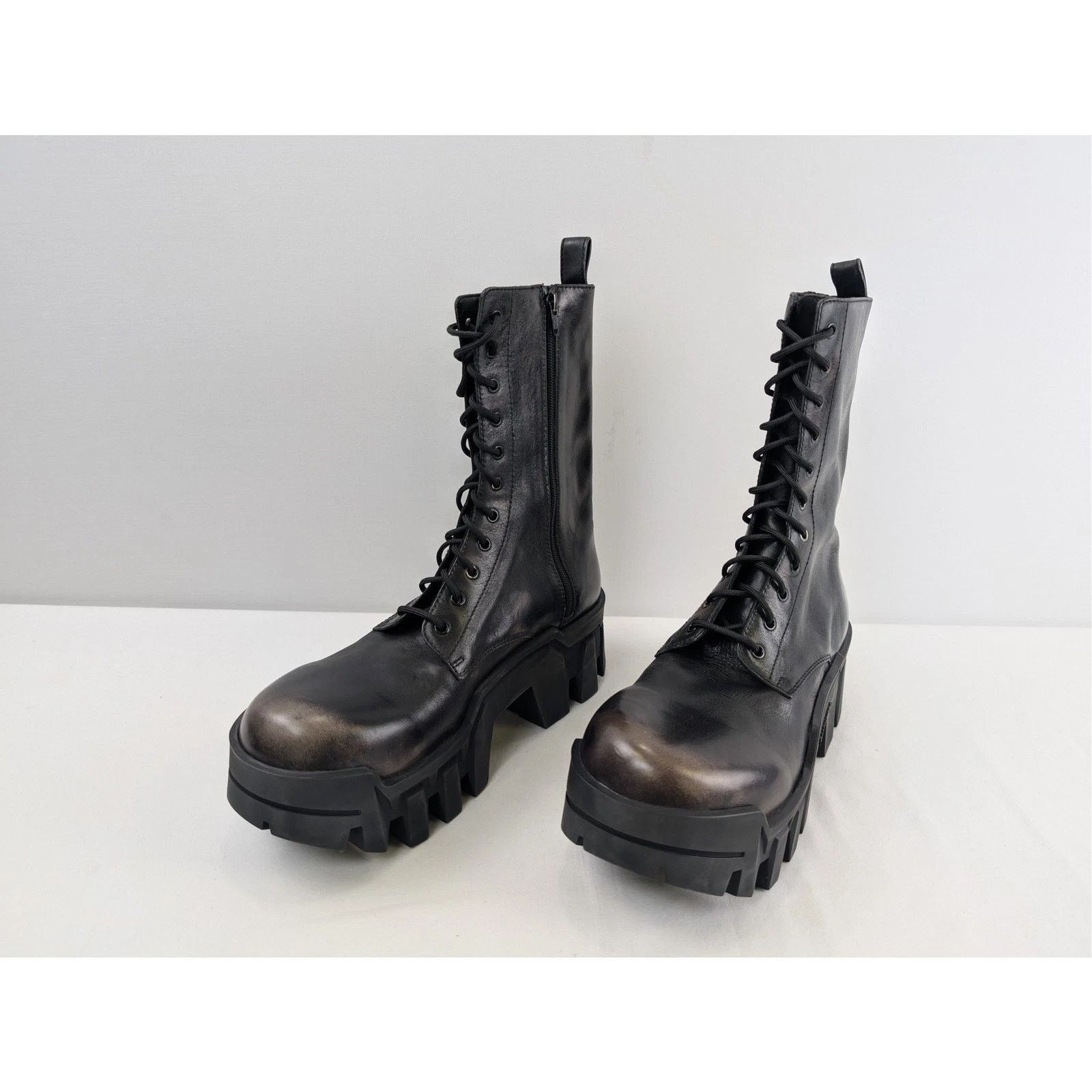Balenciaga o1rshd1 Q:2 / Worn-out Effect Leather Bulldozer Laceup Boots Size US 11 / EU 44 - 8 Thumbnail