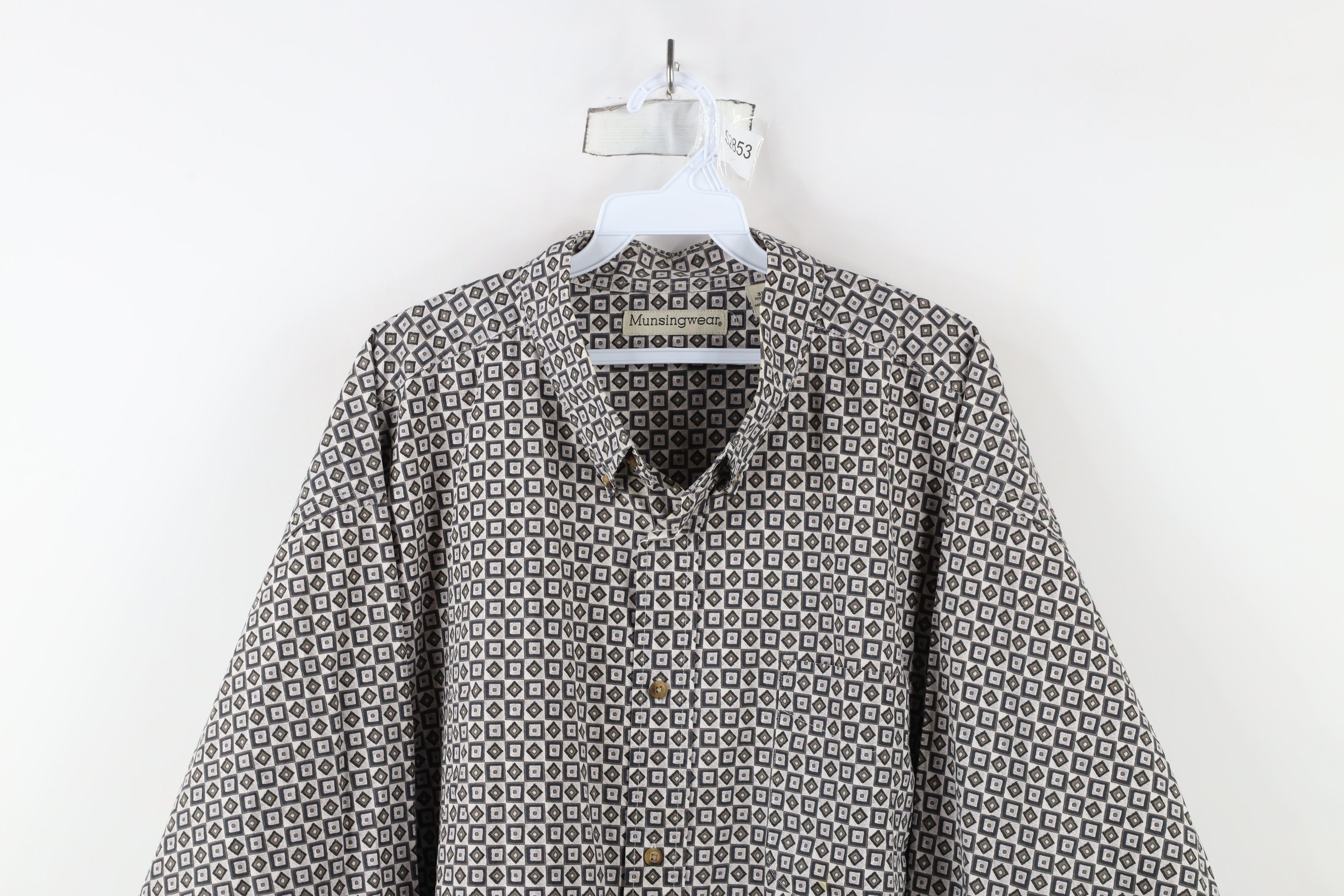 Vintage Vintage 90s Streetwear Diamond Collared Button Down Shirt Size US XXL / EU 58 / 5 - 2 Thumbnail