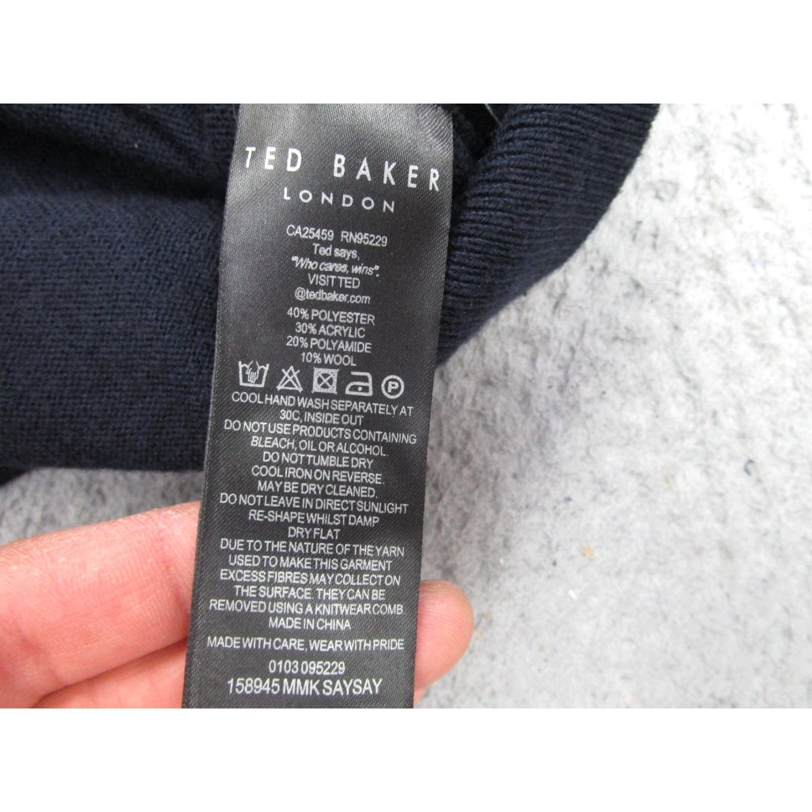 Ted Baker Ted Baker Sweater Mens XL Navy Crewneck Pockets Shoulder Patches Knit Solid Long Sleeve Vintage No Size US XL / EU 56 / 4 - 7 Thumbnail