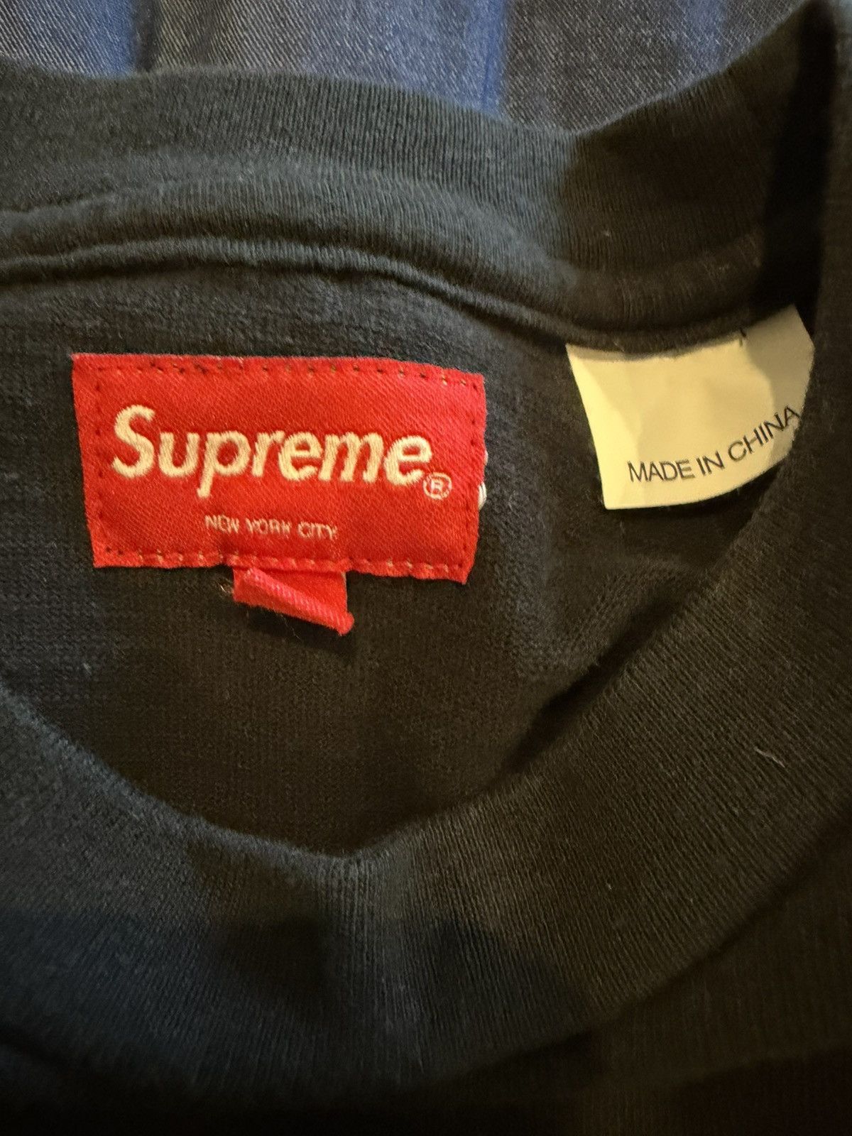 Supreme Supreme Back logo Black/Green appliqué T-Shirt. Size US S / EU 44-46 / 1 - 3 Thumbnail