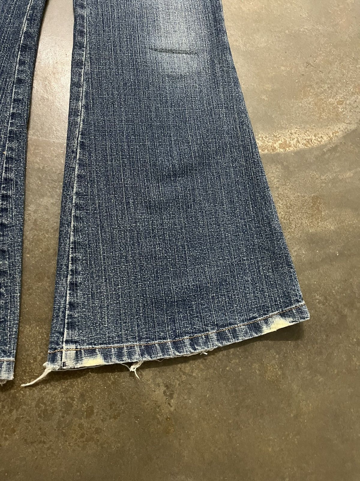 Tornado Mart Super Flare Jeans Bushpant low rise distressed F1 Size US 28 / EU 44 - 6 Thumbnail