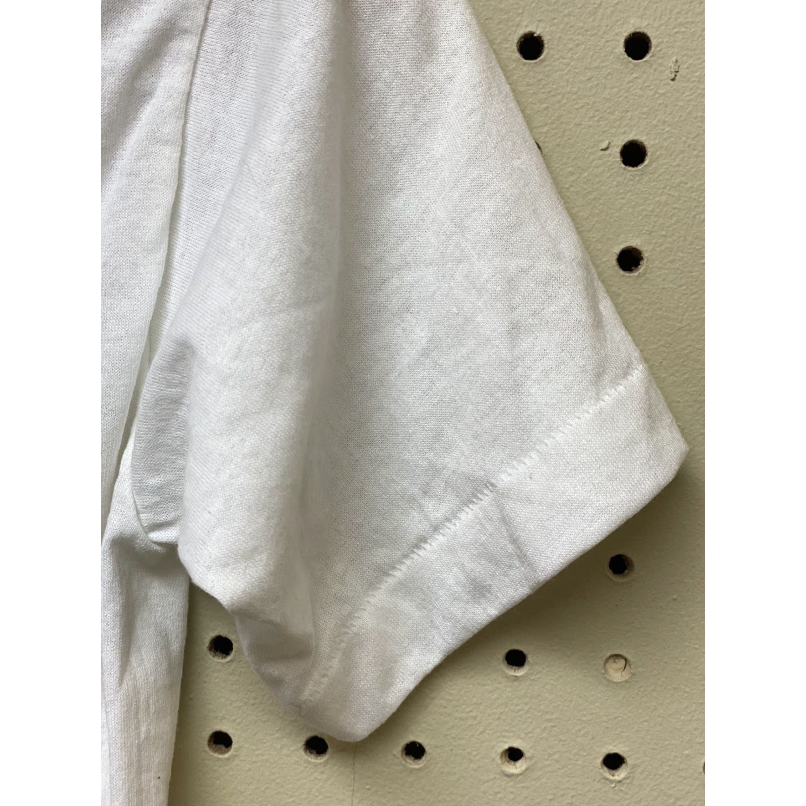 Vintage VINTAGE NOS Small Desert Storm Kuwait White Short Sleeve Tennessee T-shirt Mens Size US S / EU 44-46 / 1 - 3 Thumbnail
