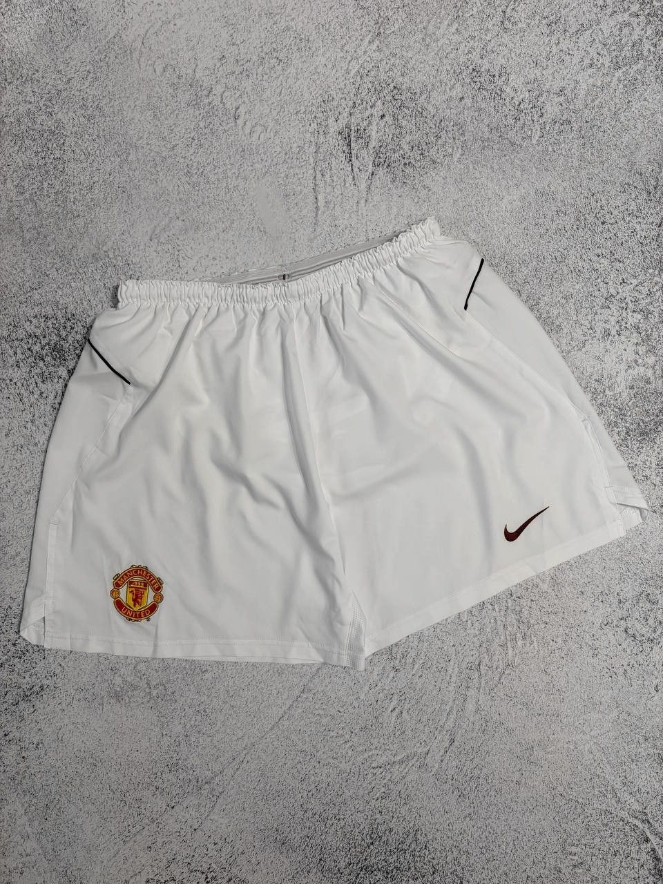 Nike Manchester United 2000s Nike Football Vintage Shorts Size US 36 / EU 52 - 2 Thumbnail