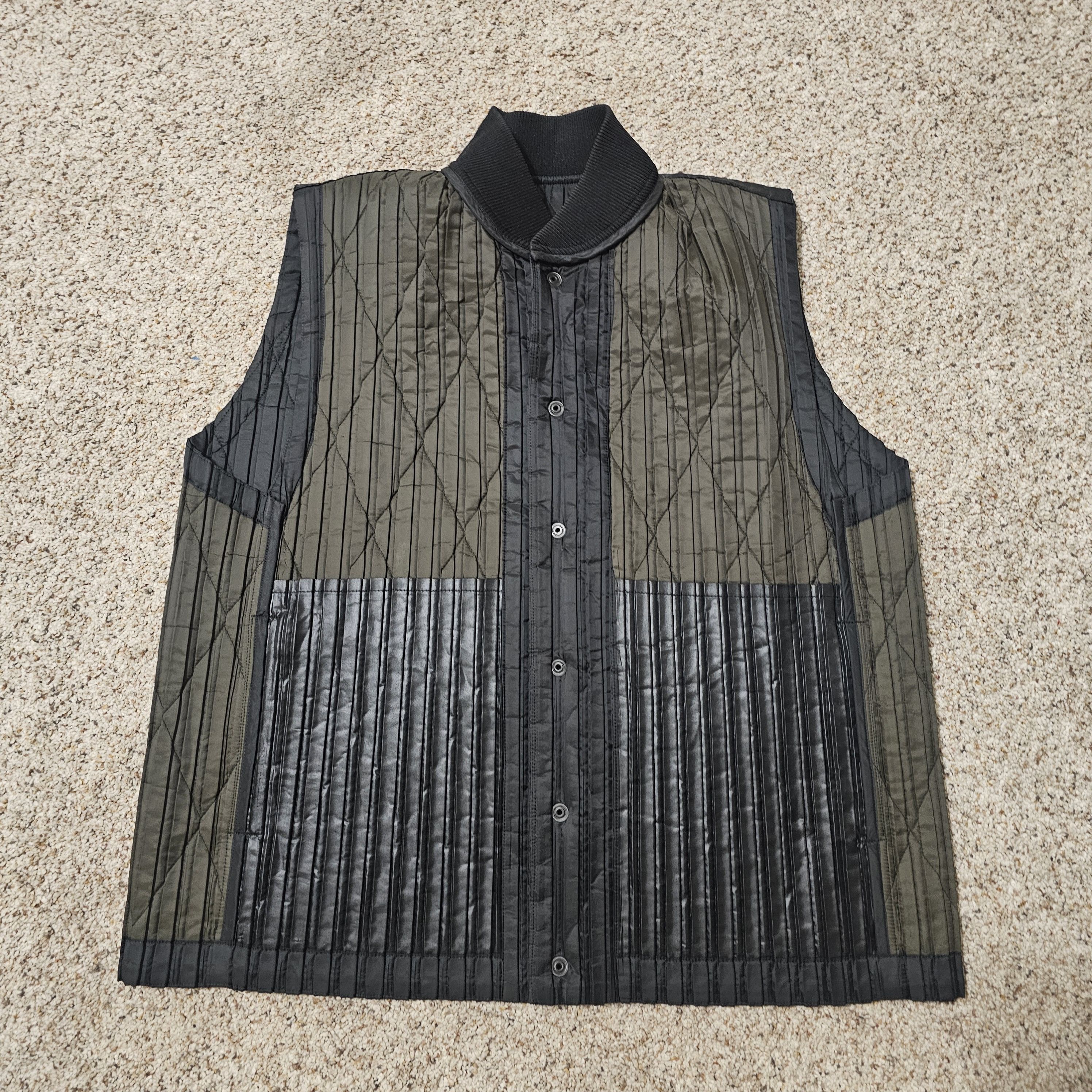 Issey Miyake Homme Plissé Issey Miyake Black Padded Pleats Vest Size 2/M Size US M / EU 48-50 / 2 - 10 Thumbnail