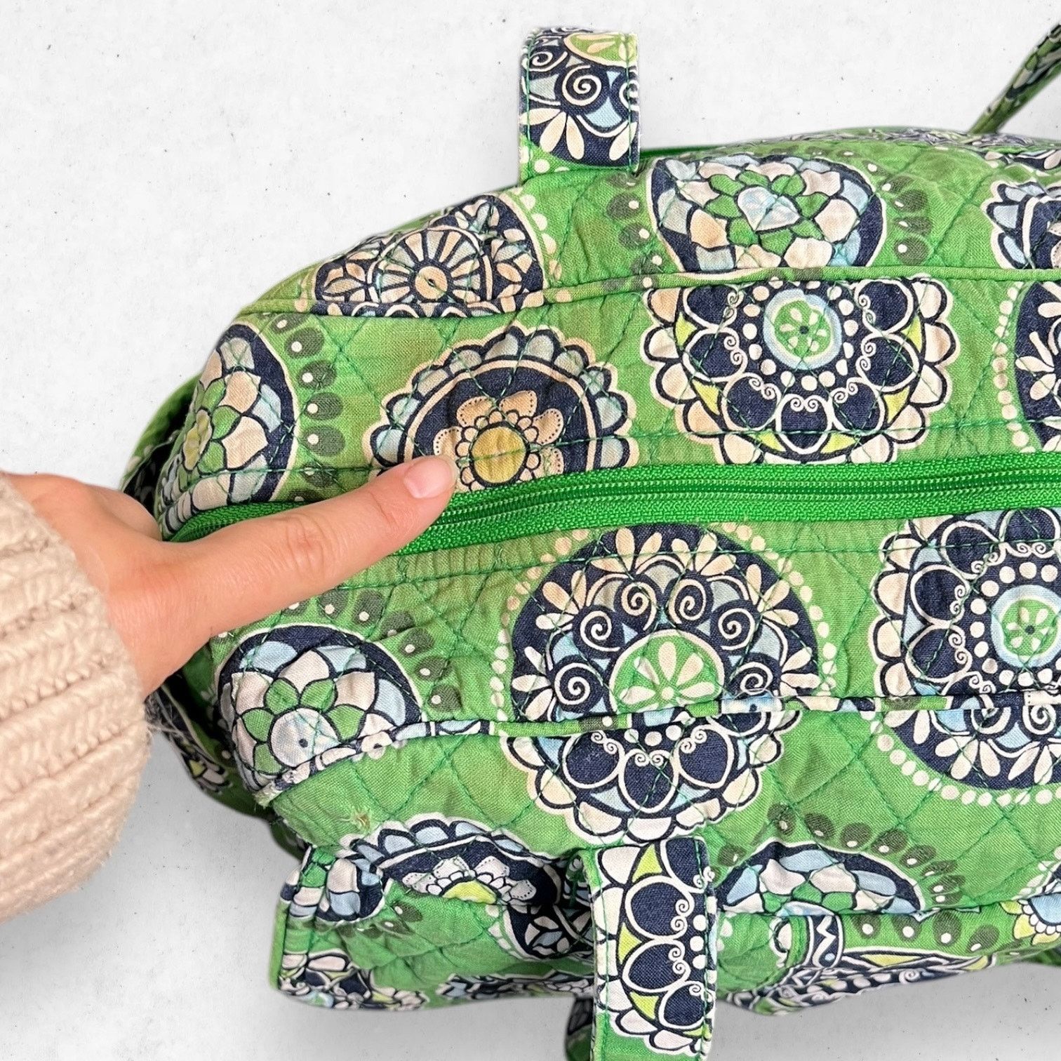 Vera Bradley Vera Bradley Cupcakes Green Retired Pattern Duffel DAMAGED Size ONE SIZE - 9 Thumbnail