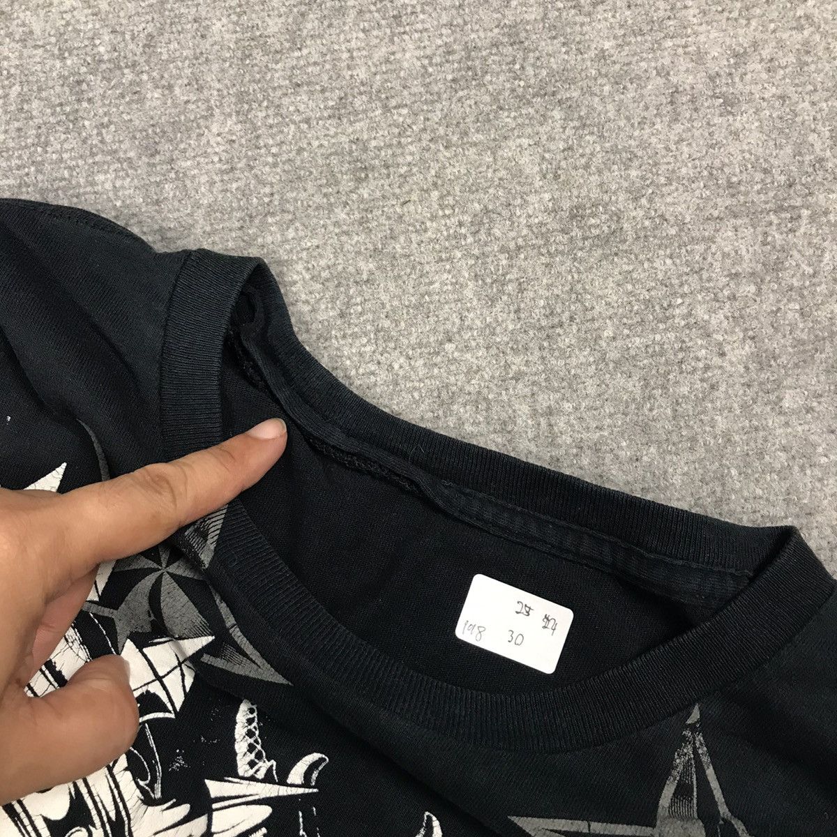 Japanese Brand SKULL DESIGN FADED TSHIRT Size US L / EU 52-54 / 3 - 11 Thumbnail