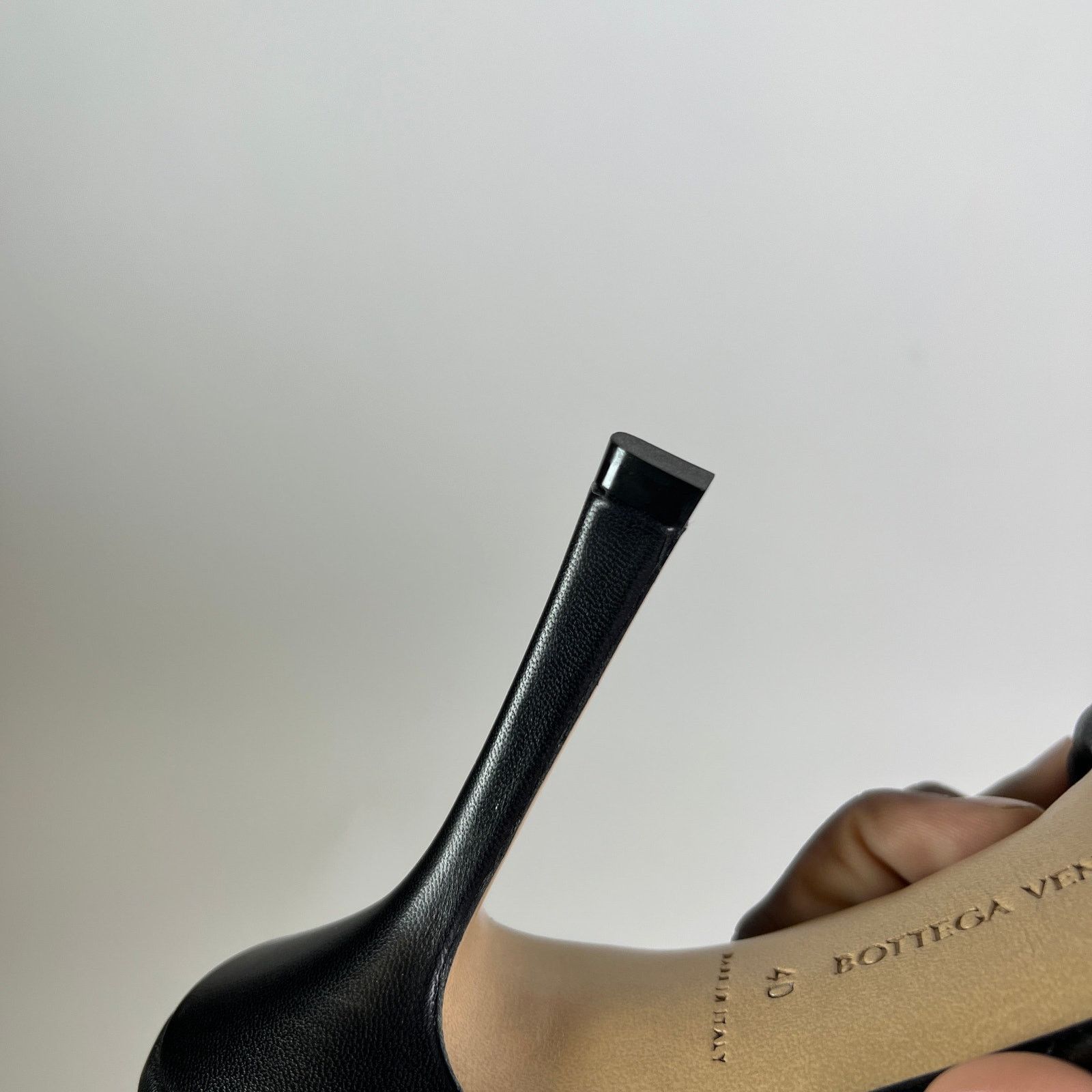 Bottega Veneta Bottega Veneta Lido Intrecciato Leather Mules Size US 10 / IT 40 - 8 Thumbnail