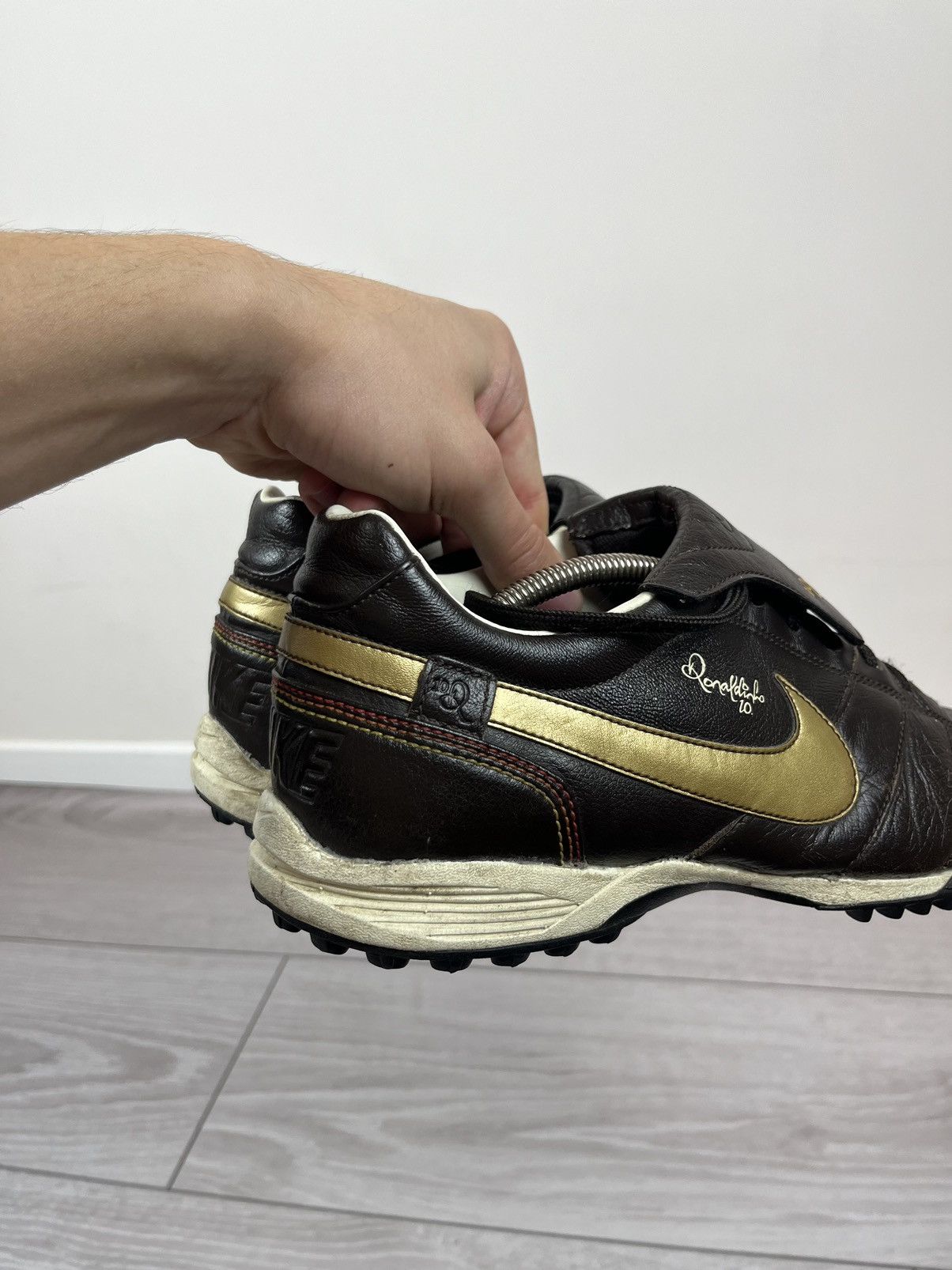 Nike Nike Tiempo 2007 Ronaldinho Vintage Soccer Shoes Size US 12 / EU 45 - 9 Thumbnail