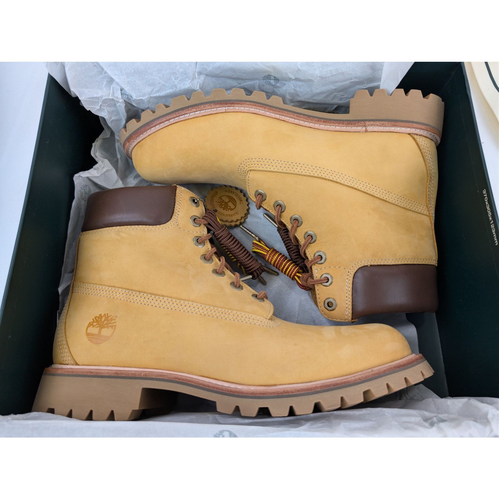 Timberland o1rshd1 Luxe Mid Lace Waterproof Boots in Wheat Nubuck Size US 10 / EU 43 - 21 Thumbnail