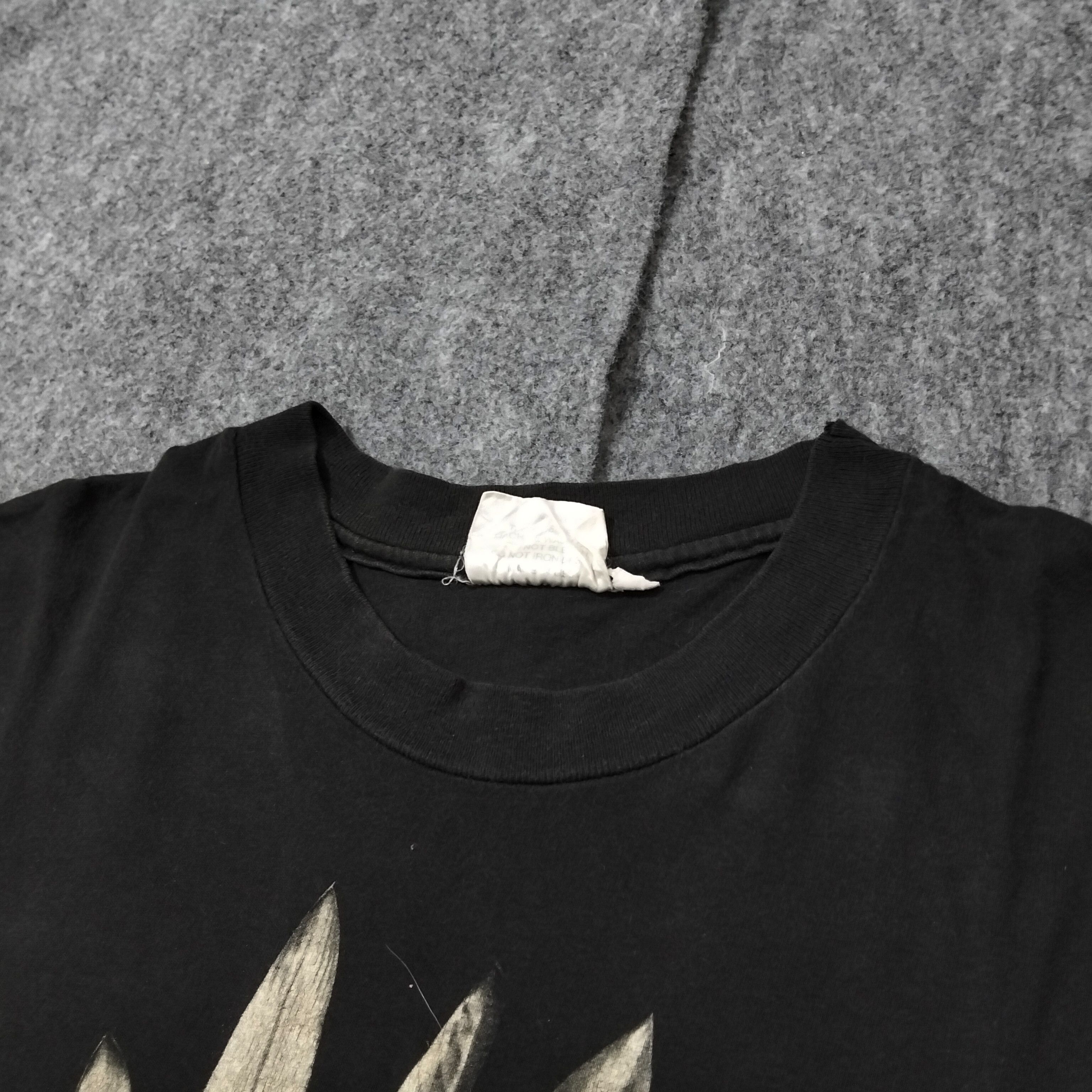 Vintage 🔥 90s Larry Labonte "Earth Warrior" Tee 🔥 Size US L / EU 52-54 / 3 - 7 Thumbnail