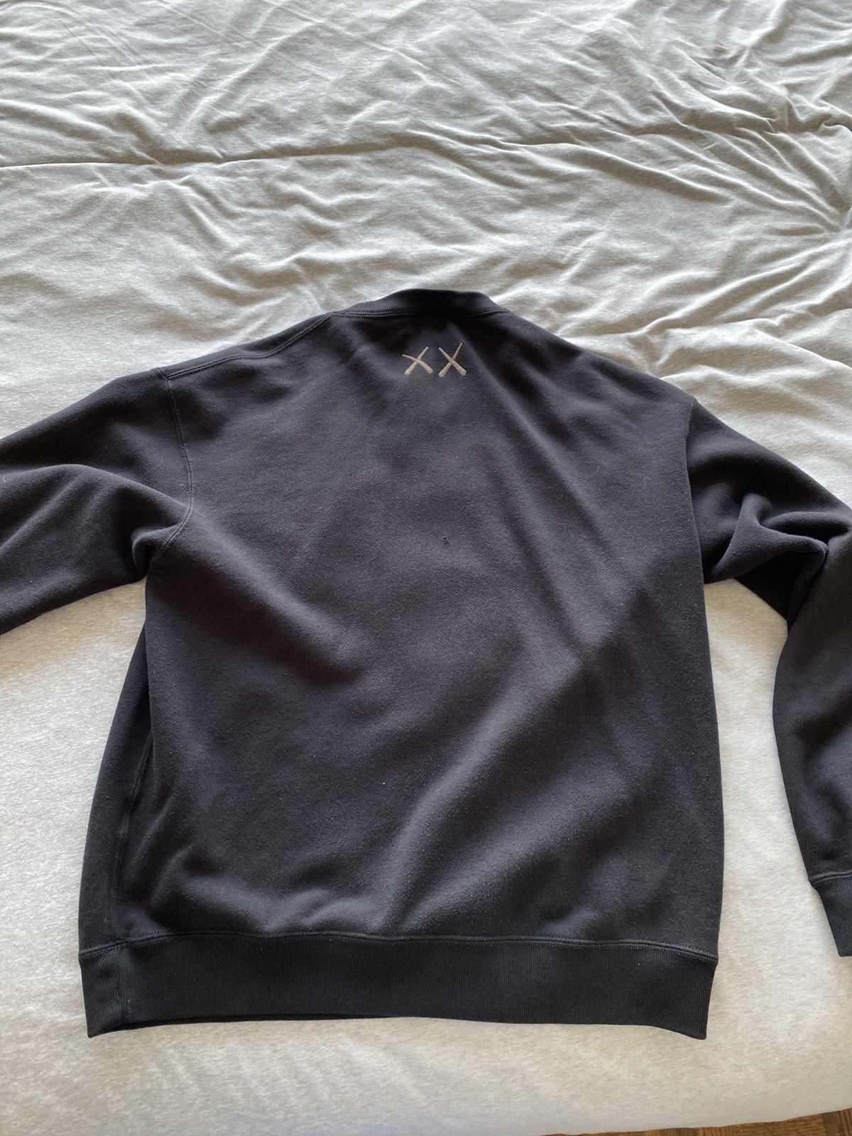 Kaws × Uniqlo KAWS x UNIQLO Crewneck Size US M / EU 48-50 / 2 - 4 Thumbnail