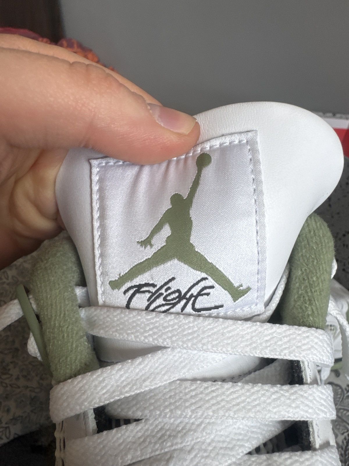 Jordan Brand Air Jordan 4 Seafoam 10W 9US Size US 9 / EU 42 - 8 Thumbnail