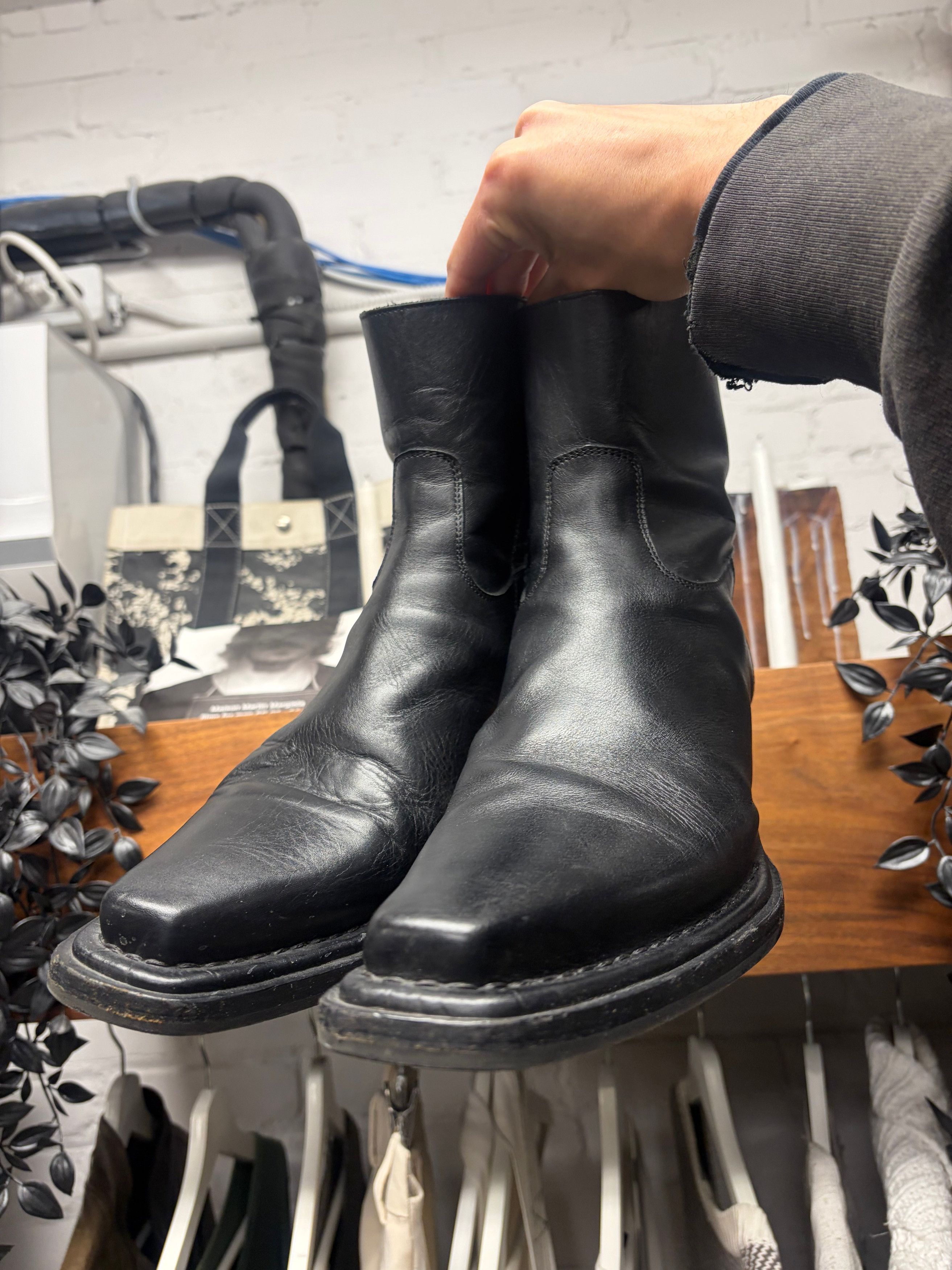 Acne Studios Acne Studios ‘Bruno’ Pointed Toe Black Leather Ankle Boots Size US 10 / EU 43 - 3 Thumbnail