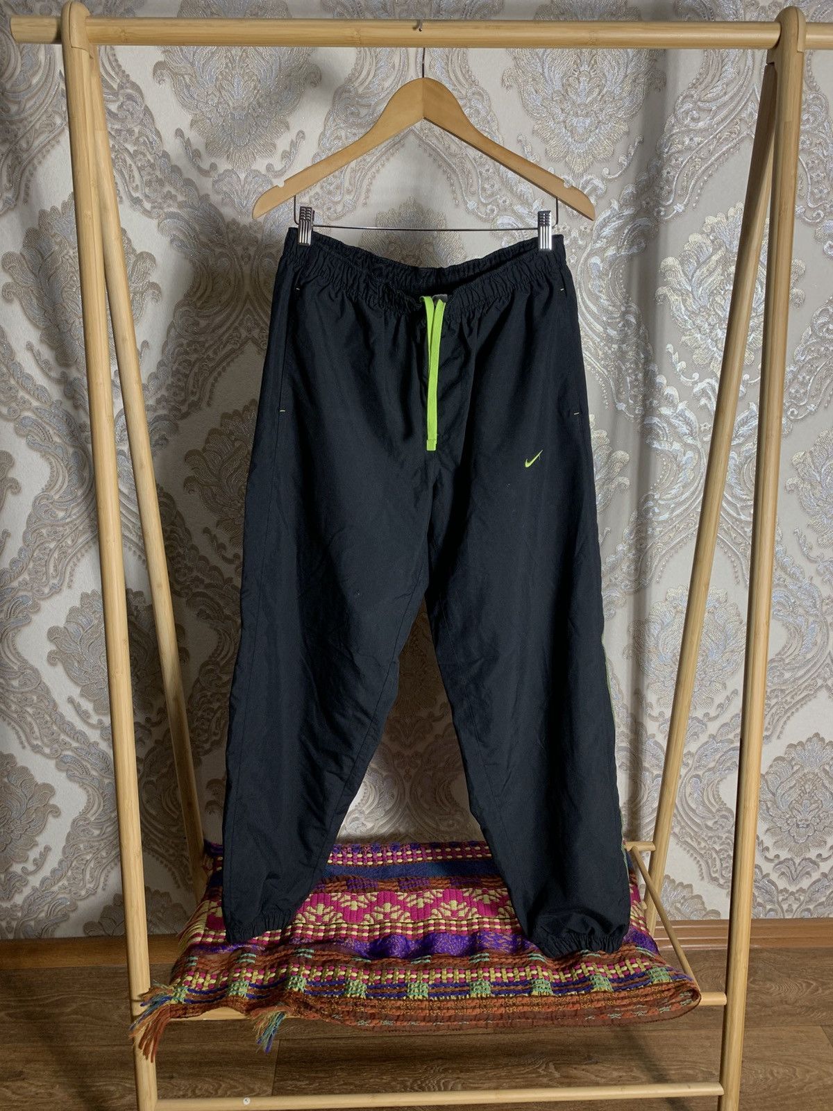 Nike VINTAGE NIKE NYLON RETRO SWEATPANTS DRILL SWOOSH Y2K 90s SK8 Size US 32 / EU 48 - 1 Thumbnail