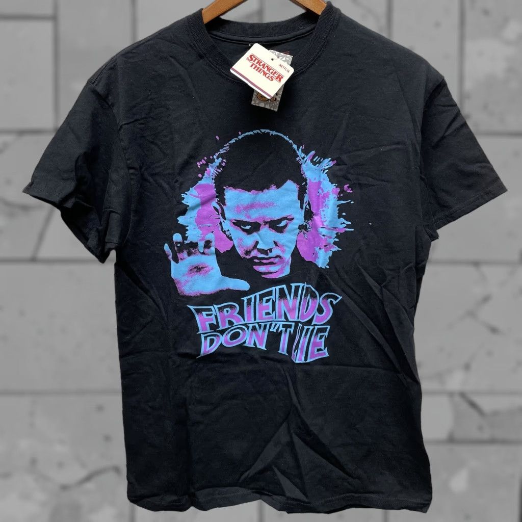 Vintage VINTAGE NWT Stranger Things 100% cotton black graphic Tee Mens Size M Size US M / EU 48-50 / 2 - 1 Thumbnail