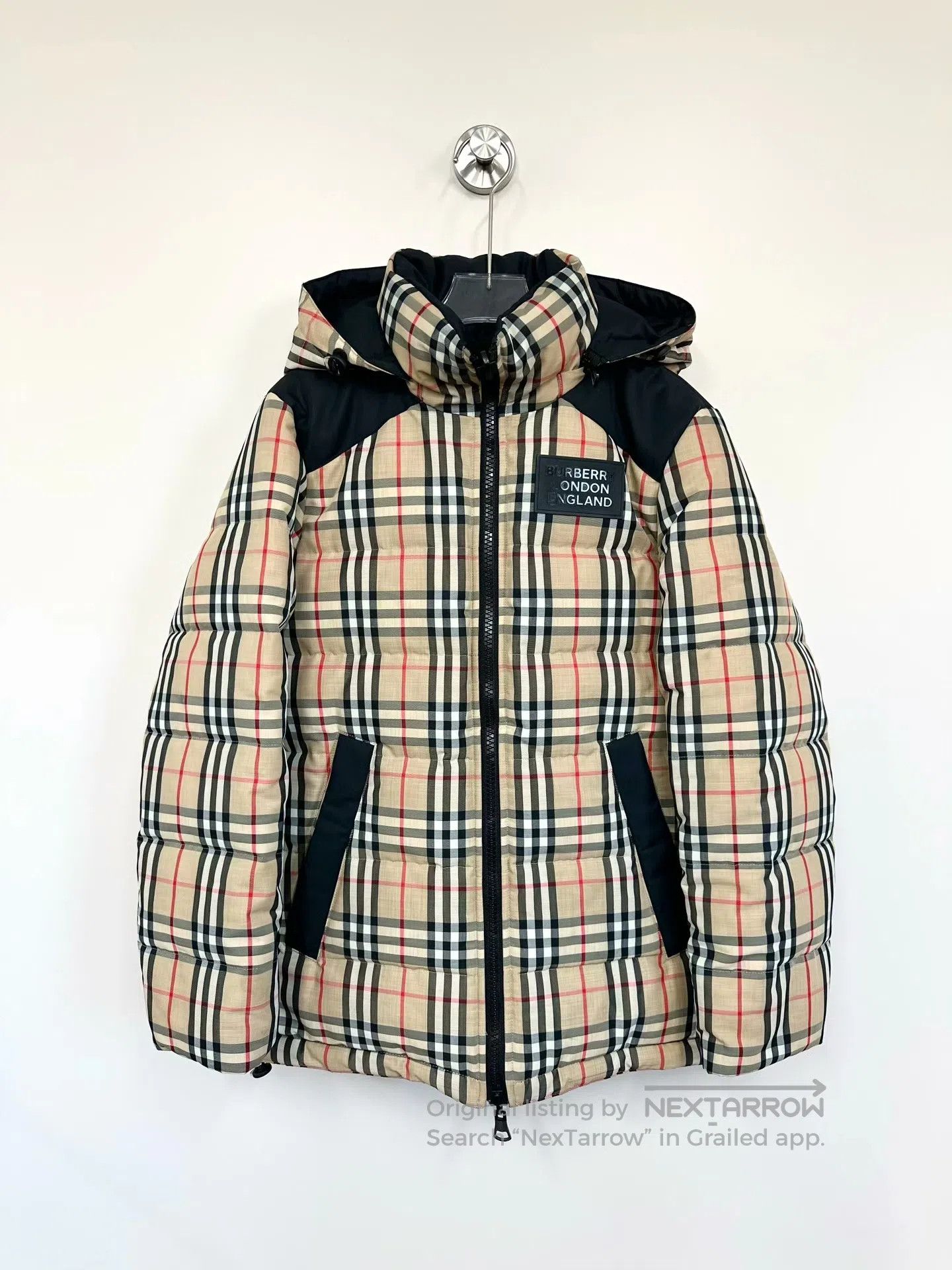 Burberry Burberry Classic checkered emblem logo double-sided down j Size XS / US 0-2 / IT 36-38 - 1 Thumbnail