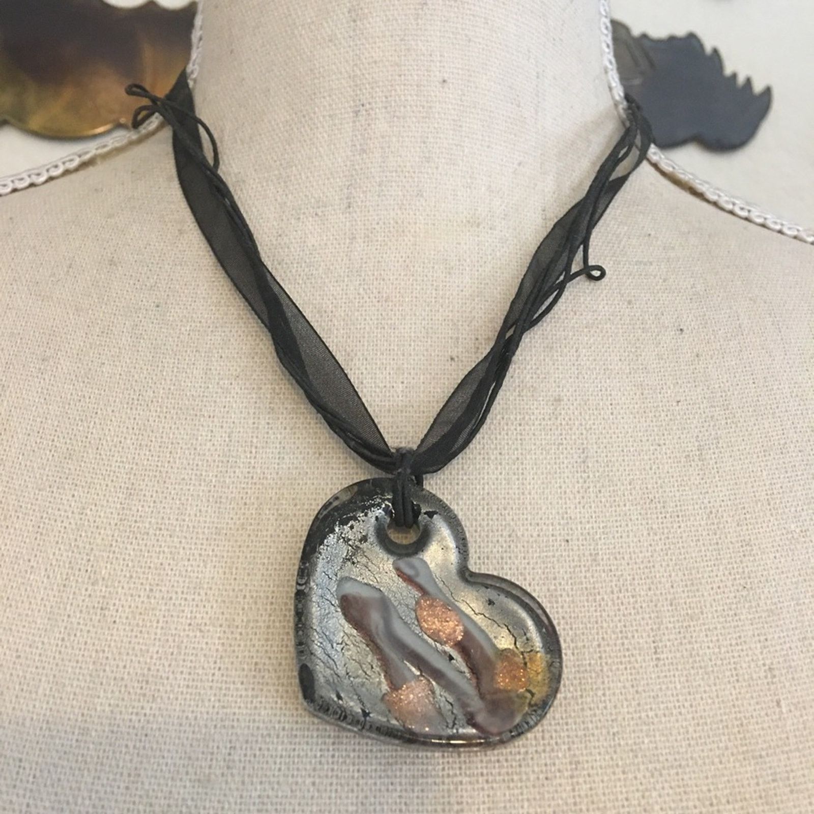 Vintage Vintage handmade heart shape glass necklace Size ONE SIZE - 1 Thumbnail