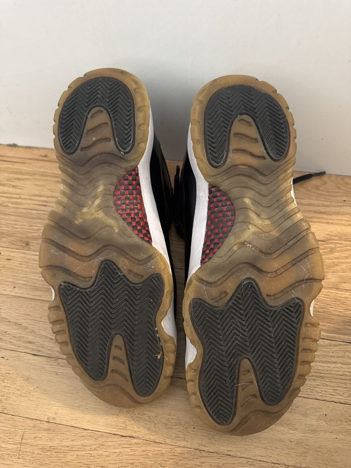 Jordan Brand 72-10 Jordan 11 Lows Size US 12 / EU 45 - 8 Thumbnail