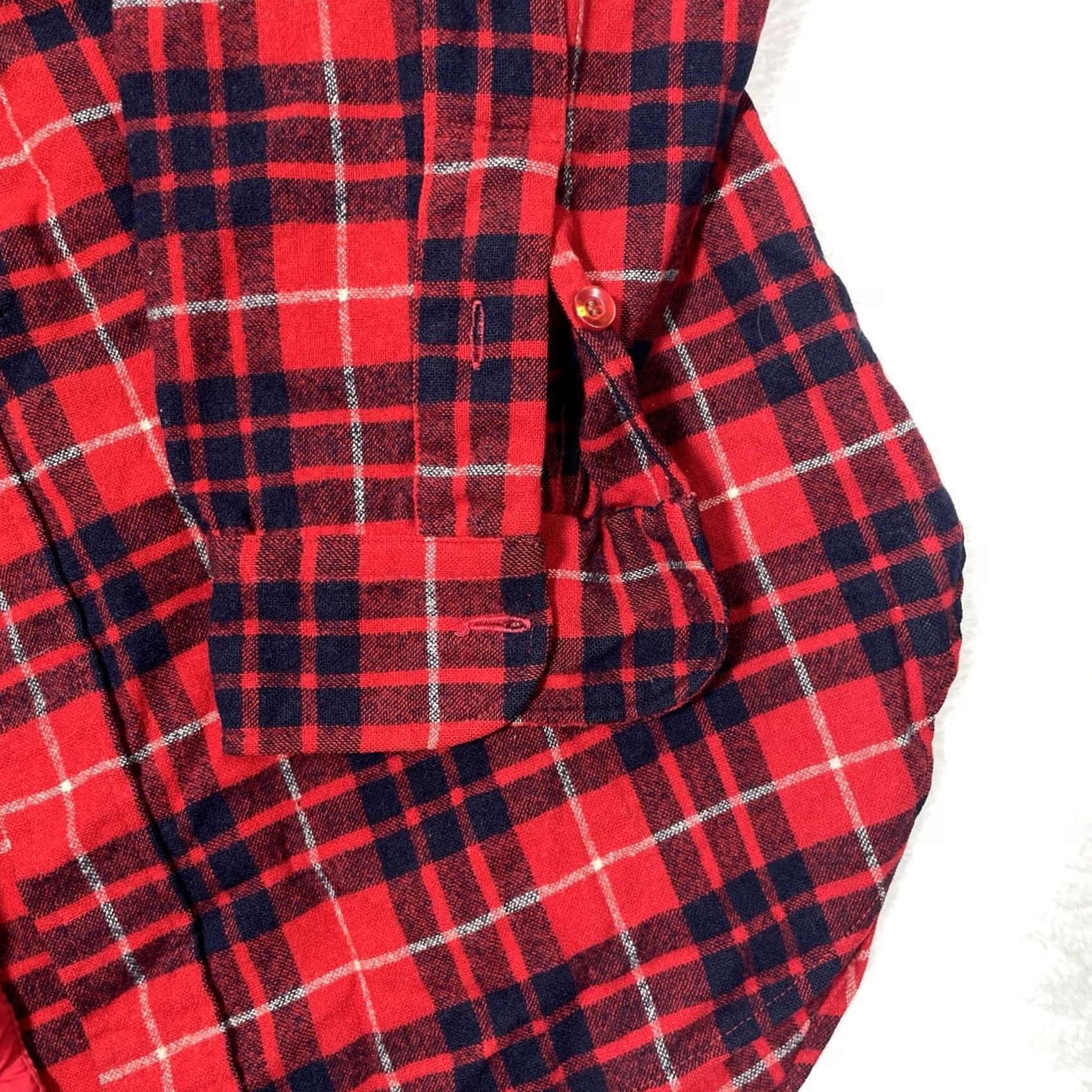 Pendleton VINTAGE Pendleton Shirt Mens Medium 16 1/8 Red Flannel Tartan Plaid Wool Button-Up Button-Down Outdoor Retro USA Mens Size US L / EU 52-54 / 3 - 3 Thumbnail