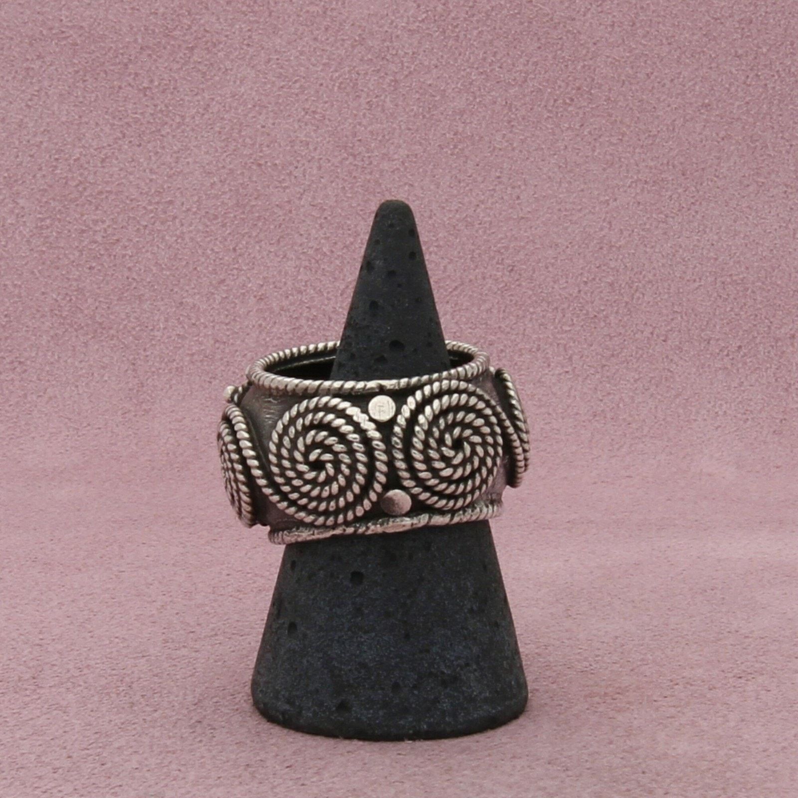 Sterling Silver sterling silver beaded intricate dome ring size 9.5 Size ONE SIZE - 4 Thumbnail