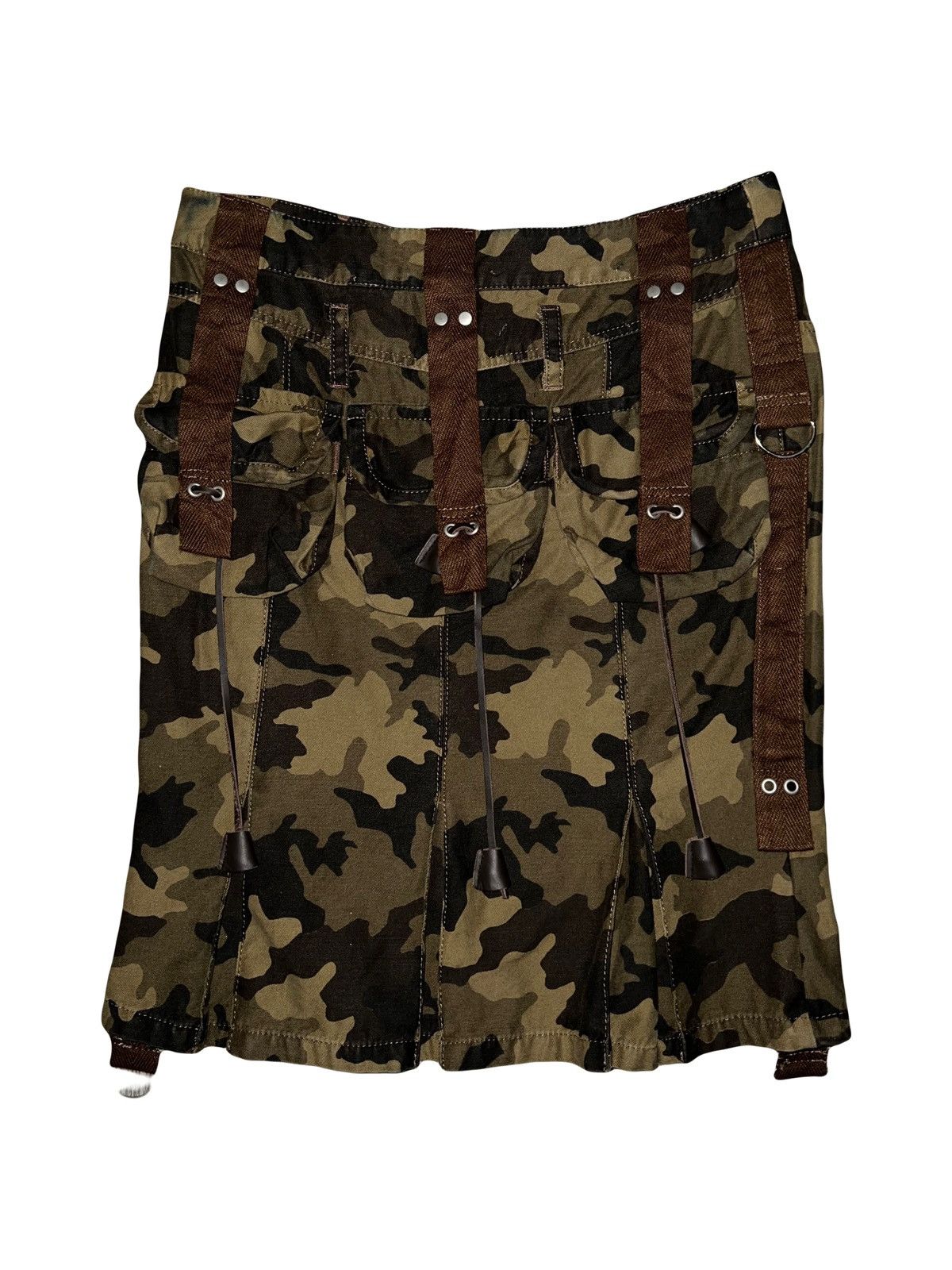 Japanese Brand Camo print flap pocket cargo mini skirt 🔋🖤 Size 25" / US 0 / IT 36 - 1 Thumbnail