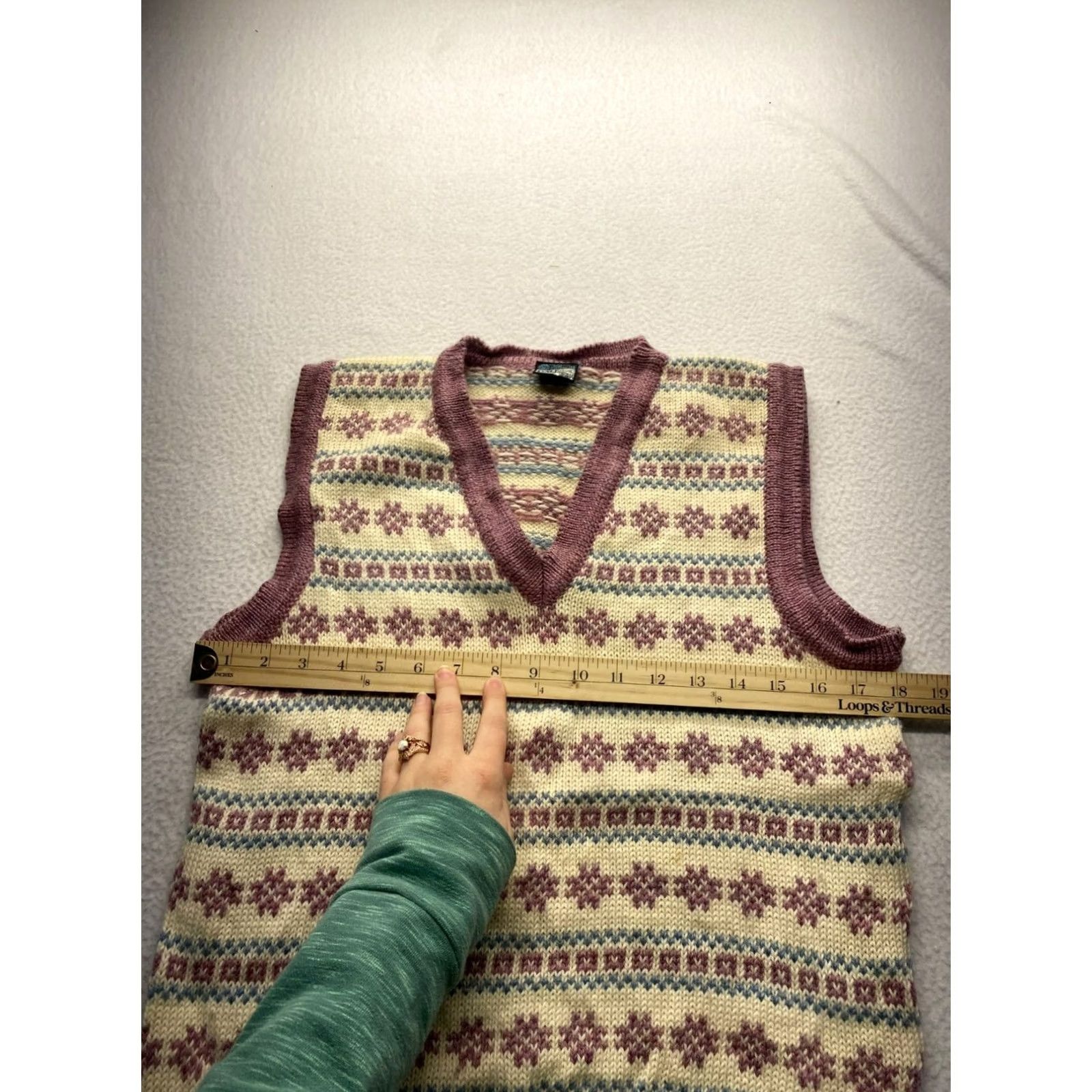 Dale Of Norway VINTAGE Dale of Norway Wool Sweater Vest Womens S Purple Wool Vest, Sleeveless, Fair Isle, V‑neck, 24" Top to Bottom, Like New Size S / US 4 / IT 40 - 7 Thumbnail