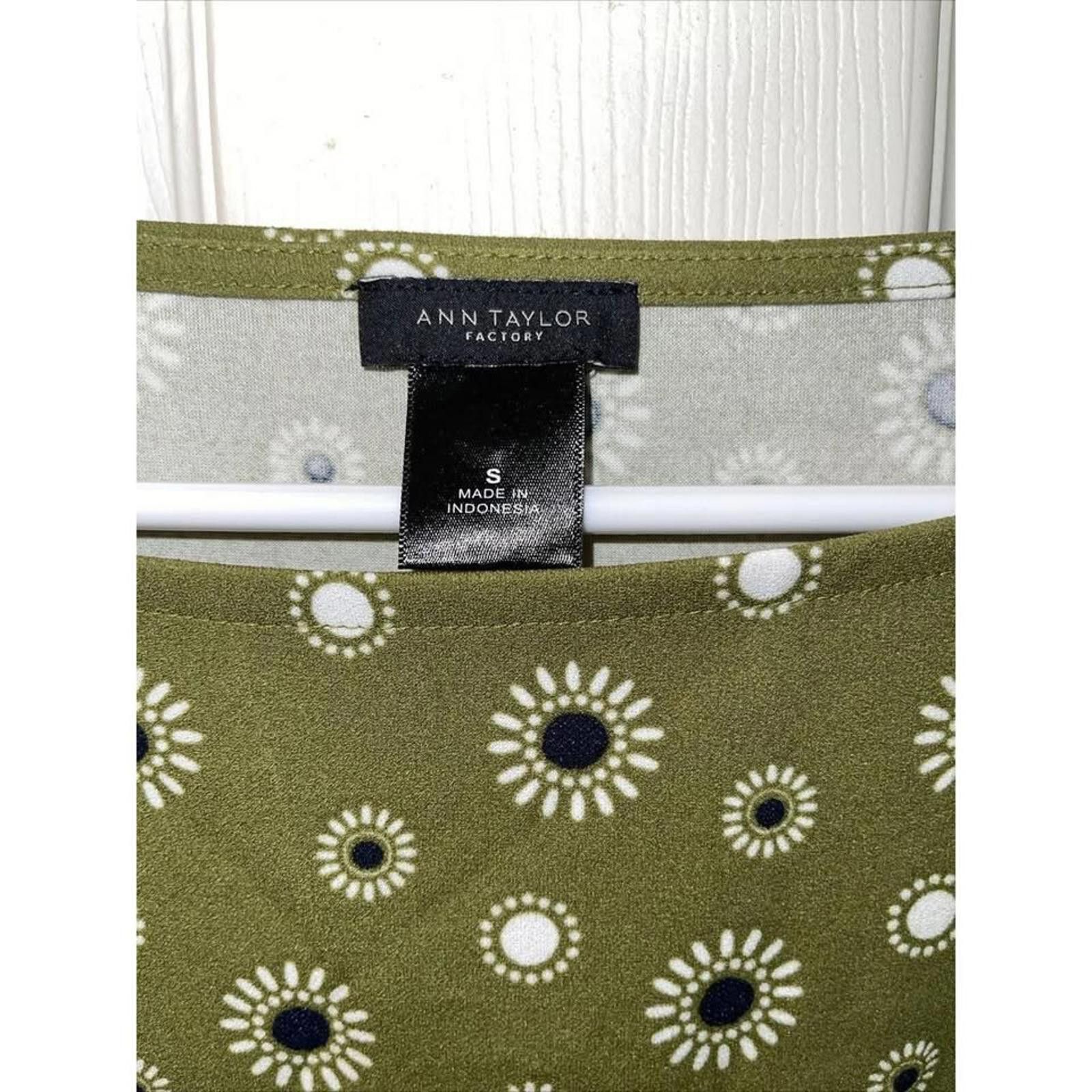 Other Ann Taylor Green Floral Print Long Sleeve Top - Size S Size S / US 4 / IT 40 - 3 Thumbnail