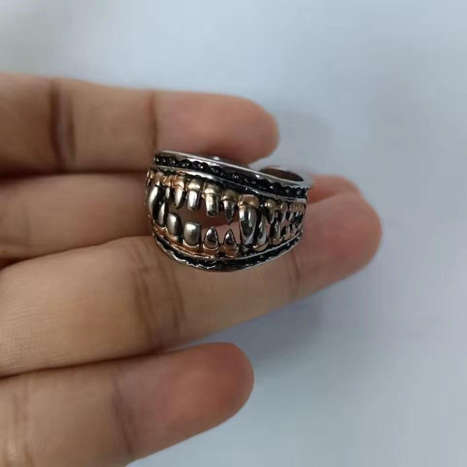 Jewelry × Vintage Resizeable Monster Tooth Ring Size ONE SIZE - 2 Thumbnail