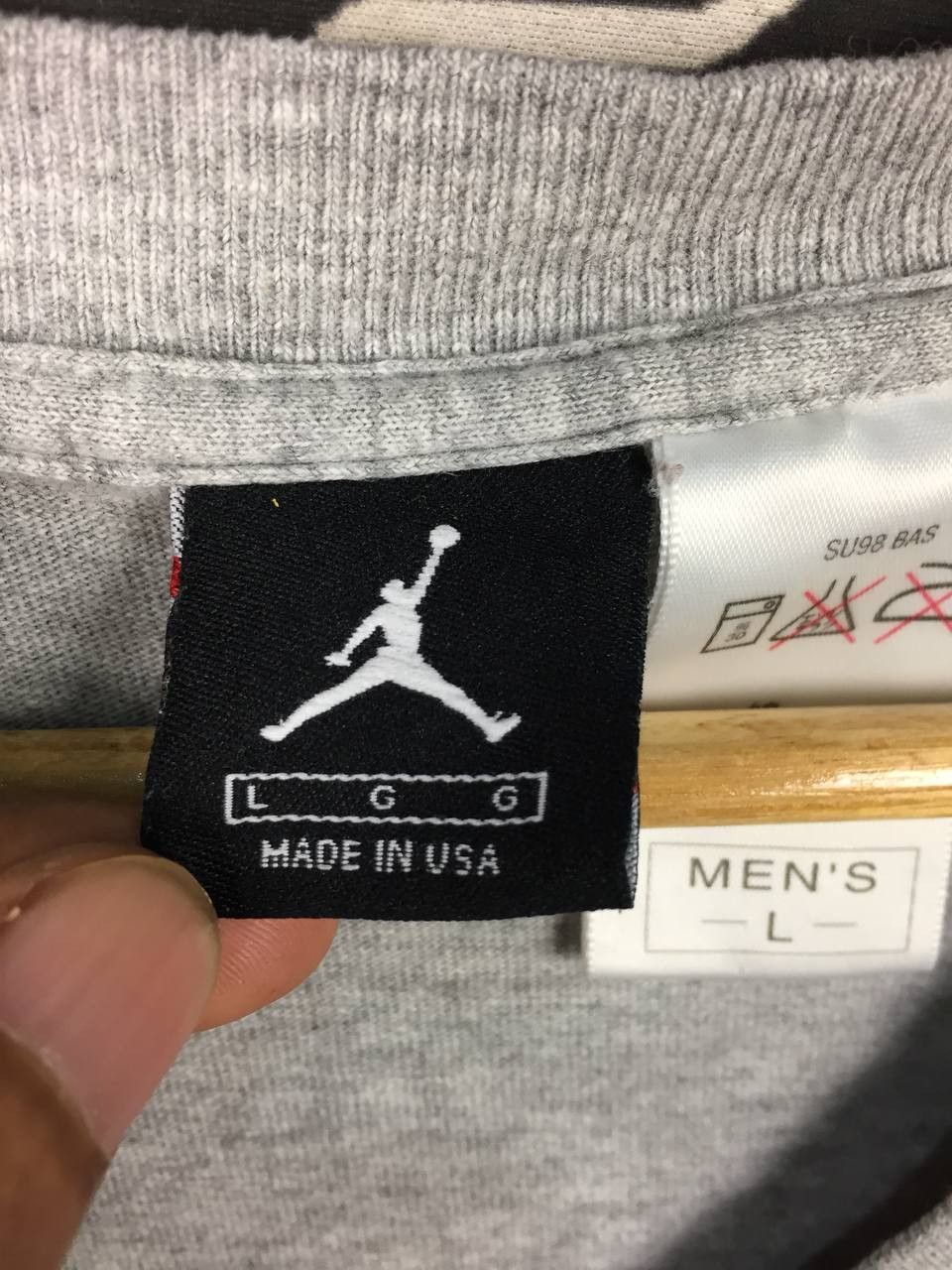 Nike Vtg 90s Nike Air Jordan Made In Usa V-Neck Tee Size US L / EU 52-54 / 3 - 11 Thumbnail