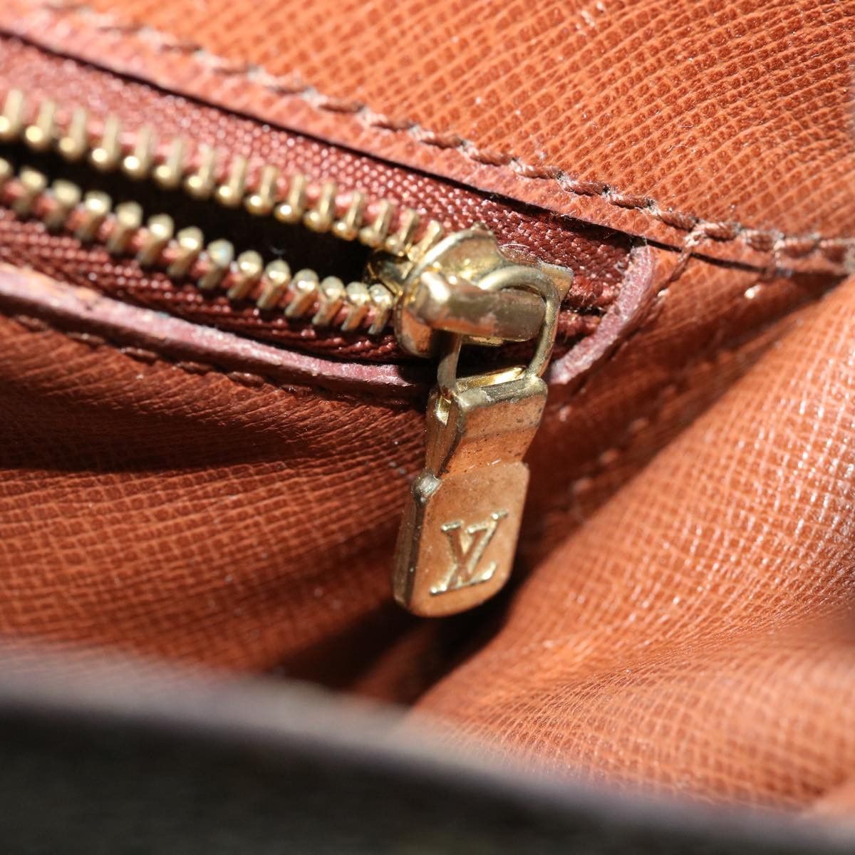 Louis Vuitton LOUIS VUITTON Monogram Saint Cloud GM Shoulder Bag M51242 Size ONE SIZE - 16 Thumbnail