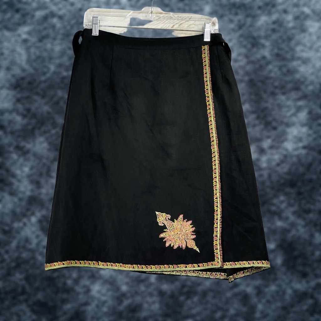 Vintage Tramp Skirt Wrap Black Floral Embroidered Lightweight Boho Indie Vintage No Size 32" / US 10 / IT 46 - 1 Thumbnail
