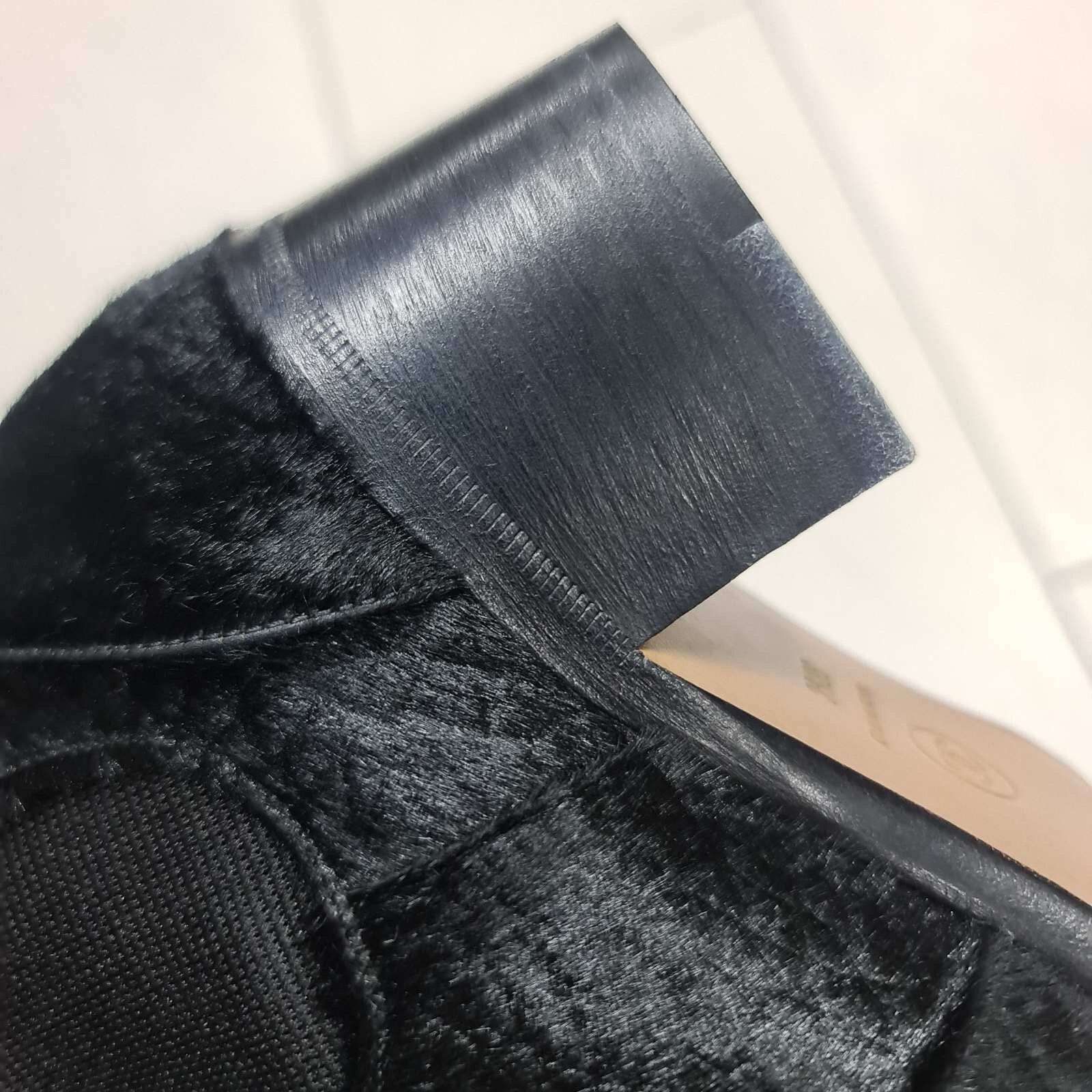 Chanel Chanel Black Pony Hair CC Ankle Boots Sz.38.5 Size US 8.5 / IT 38.5 - 11 Thumbnail