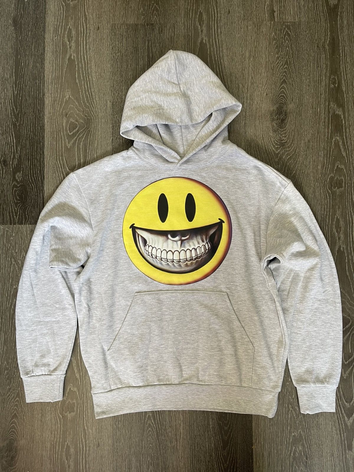 Vintage Grey Smiling Skull Hoodie Size US S / EU 44-46 / 1 - 1 Thumbnail