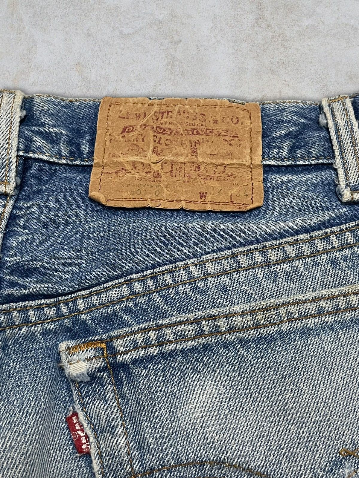 Levi's Vintage Clothing Vintage Levi’s 501 Distressed Washed ButtonFly Straight Jean Size US 31 - 13 Thumbnail