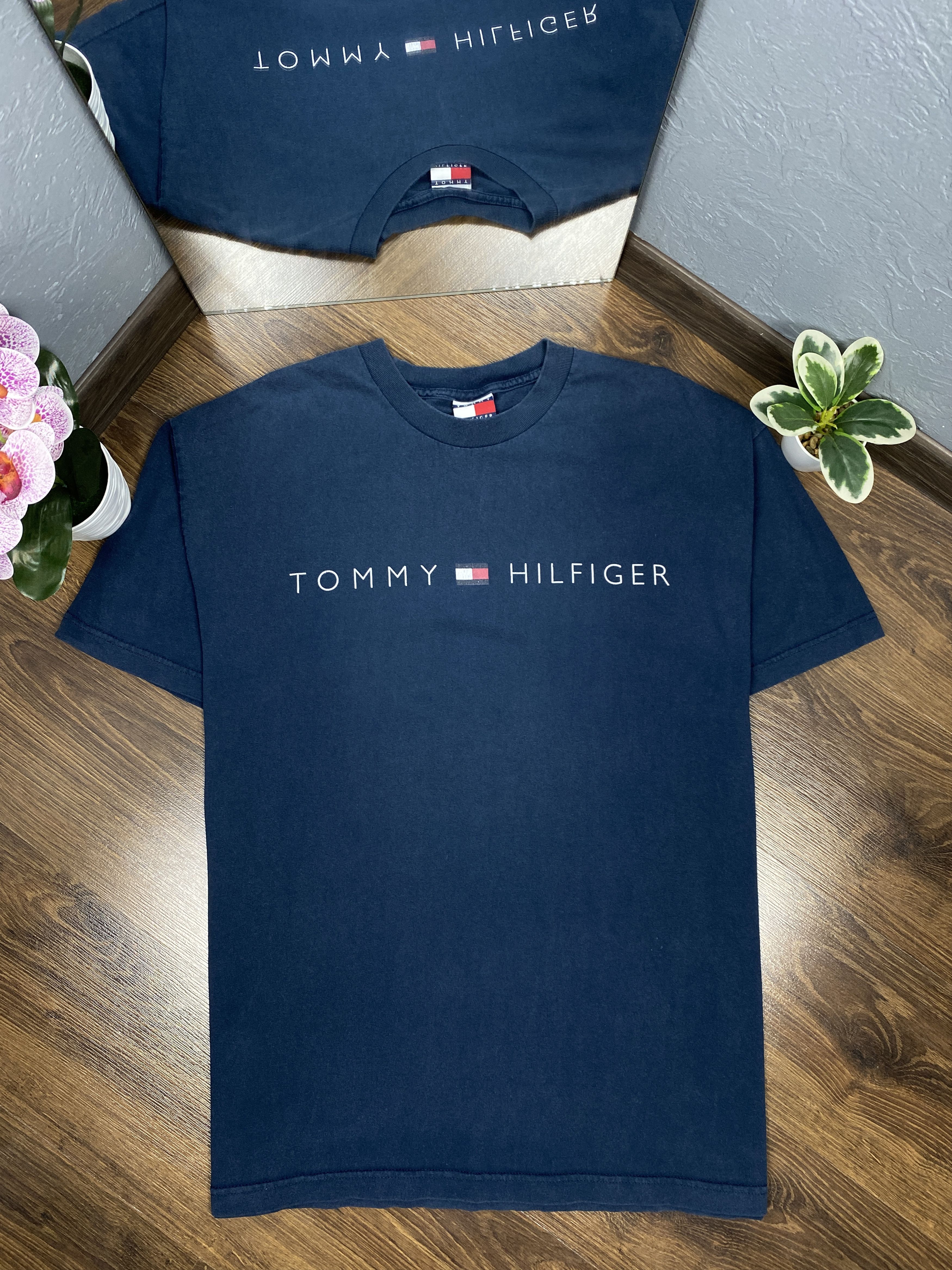 Tommy Hilfiger Tommy Hilfiger Vintage Mens T-Shirt Size US XL / EU 56 / 4 - 1 Thumbnail