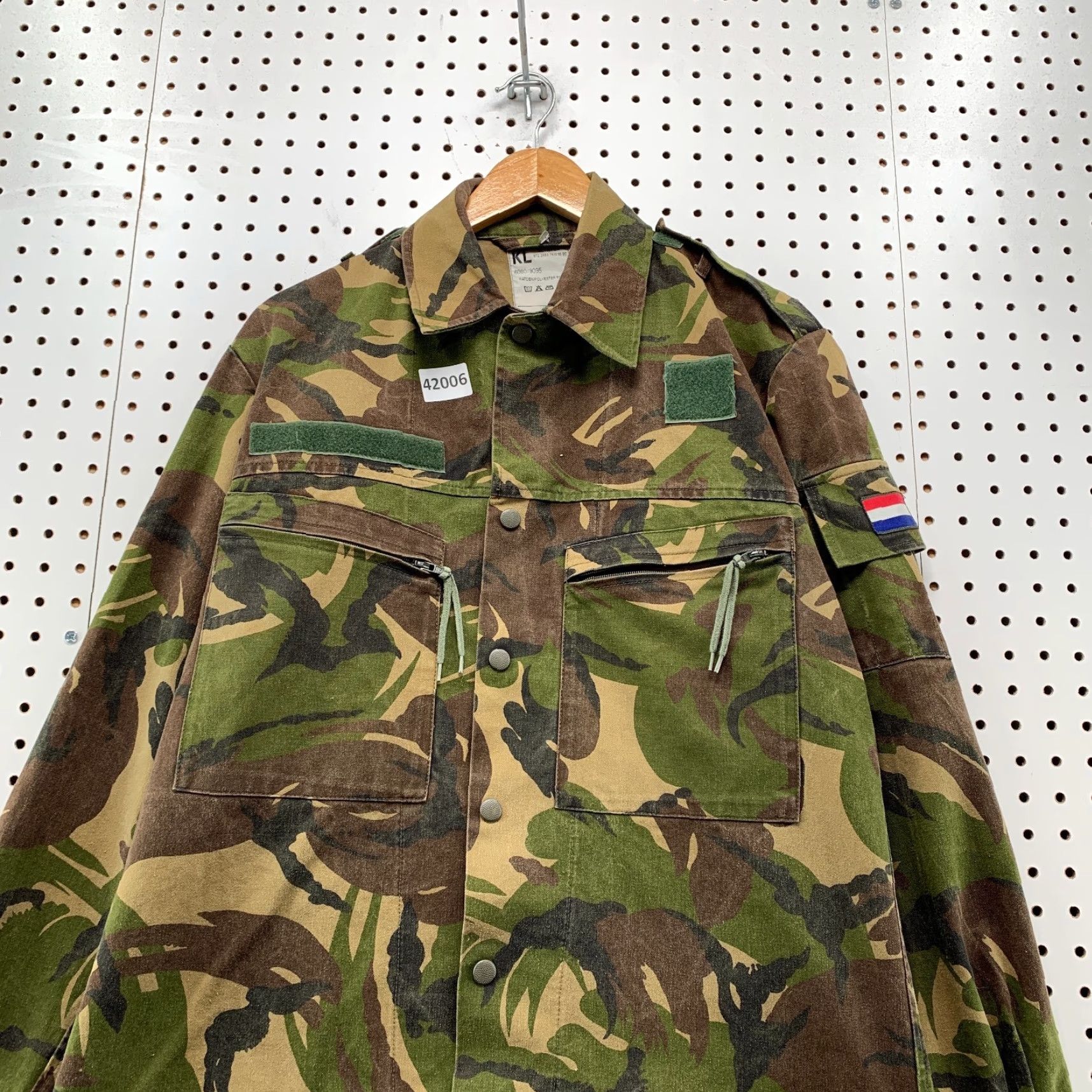 Vintage VINTAGE Army Military Jacket Adults Large Green Camouflage Canvas 21x29 Outdoors Camouflage Clothing Size US L / EU 52-54 / 3 - 4 Thumbnail