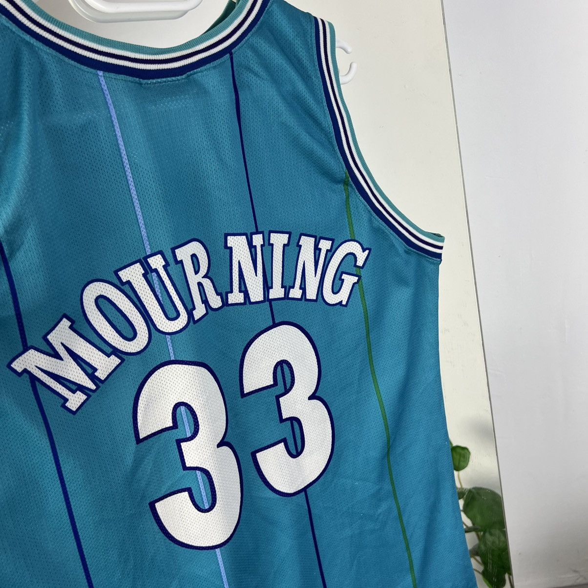 Champion 1992/93 Champion NBA Charlotte Hornets #33 Mourning Jersey Size US XL / EU 56 / 4 - 7 Thumbnail