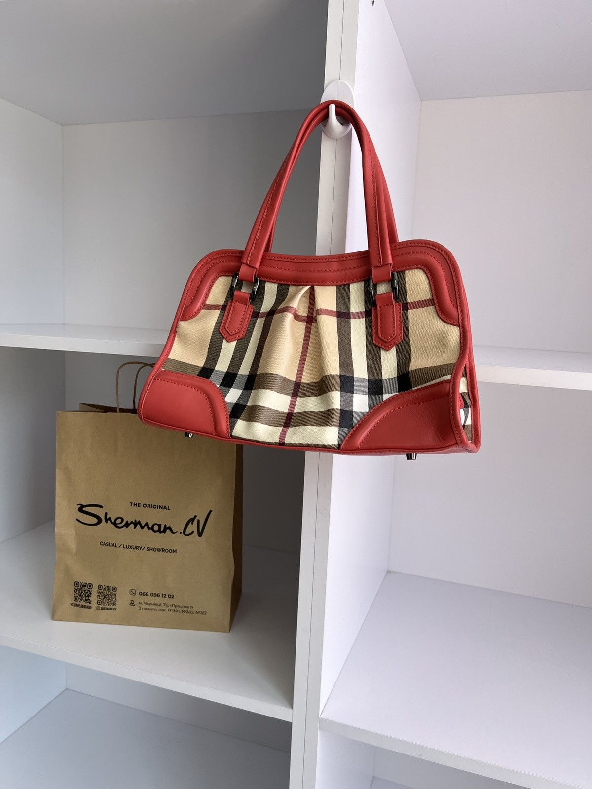 Burberry × Vintage Vintage Burberry Red Patent Leather Nova Check Tote Bag Size ONE SIZE - 3 Thumbnail