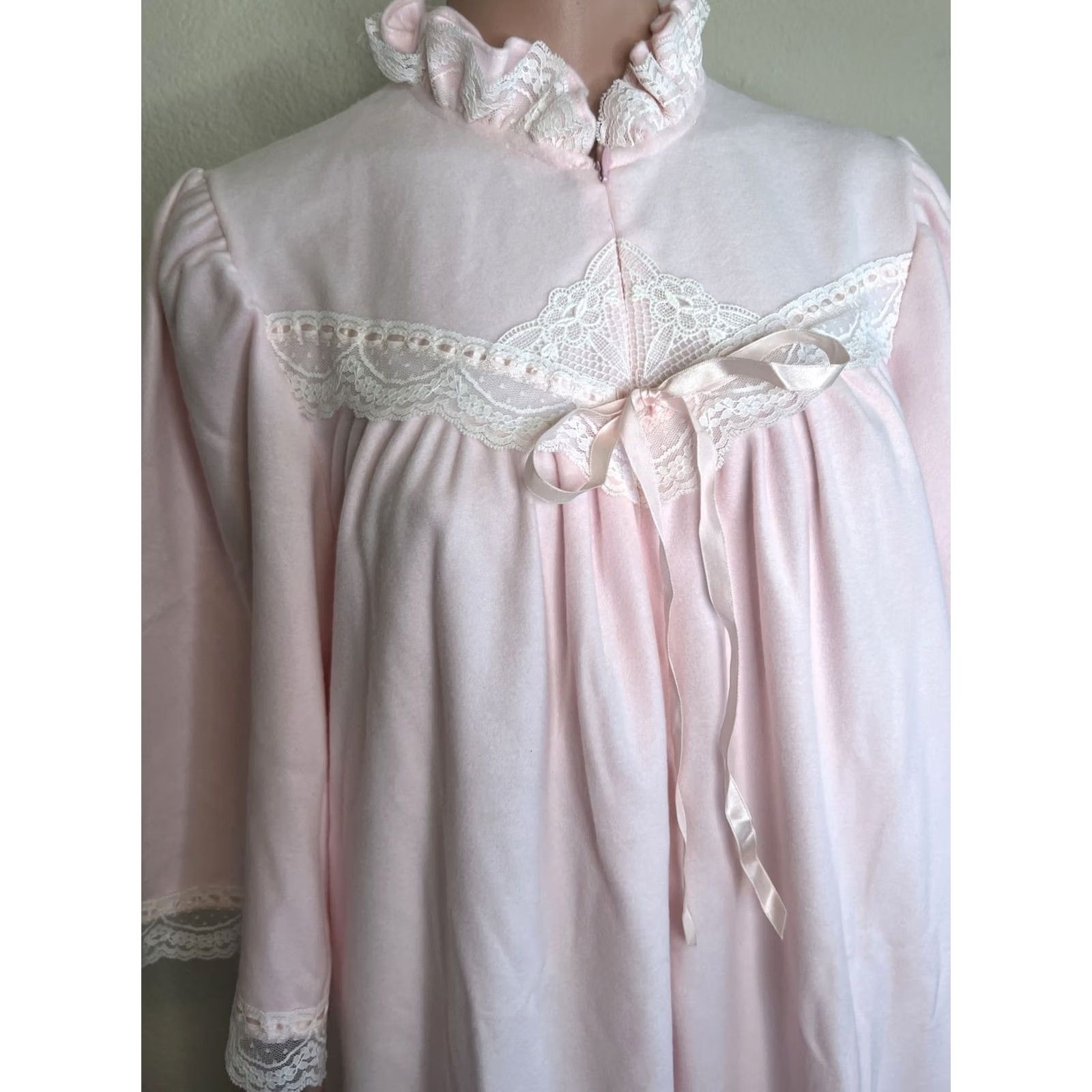 Vintage Gilligan O’malley Robe Womens L Pink Maxi Full Zip Gown New Lace, Women's — image 4 of 6