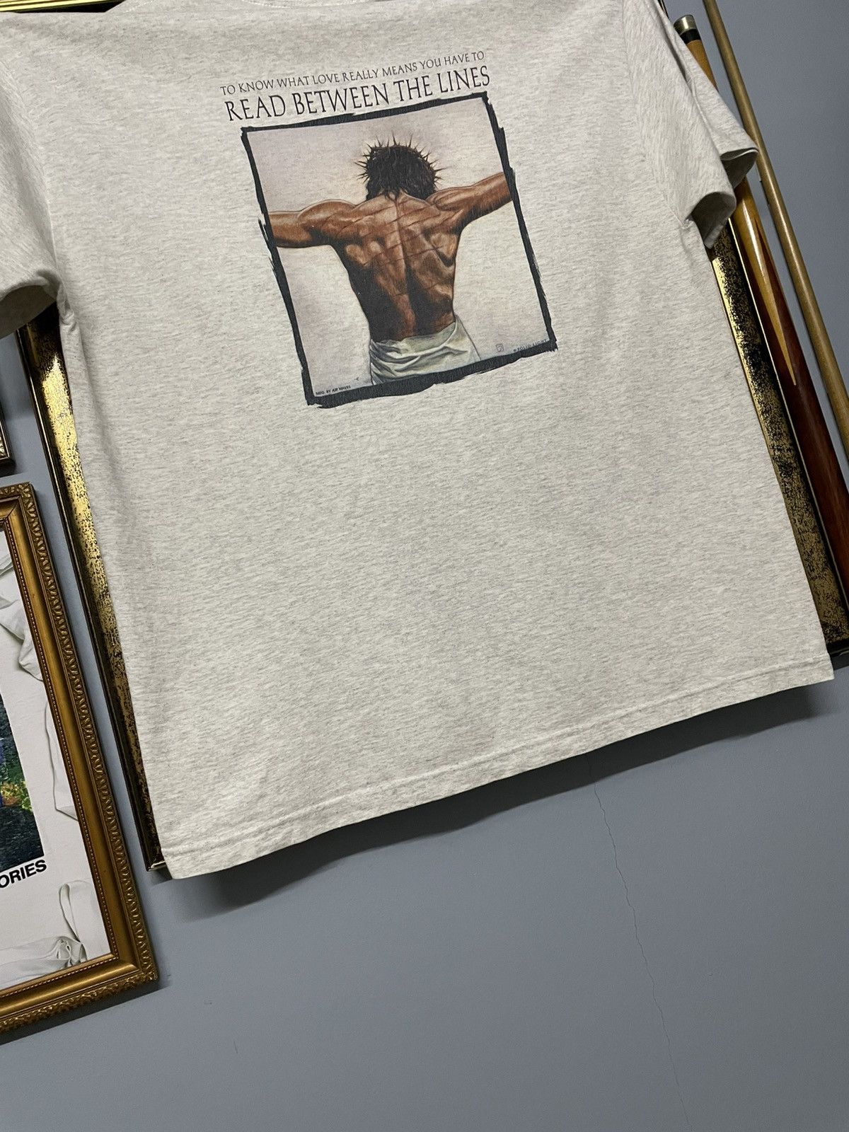 Vintage Vintage 90s Jesus ‘Read Between The Lines’ Sacrifice Tshirt Size US XL / EU 56 / 4 - 4 Thumbnail