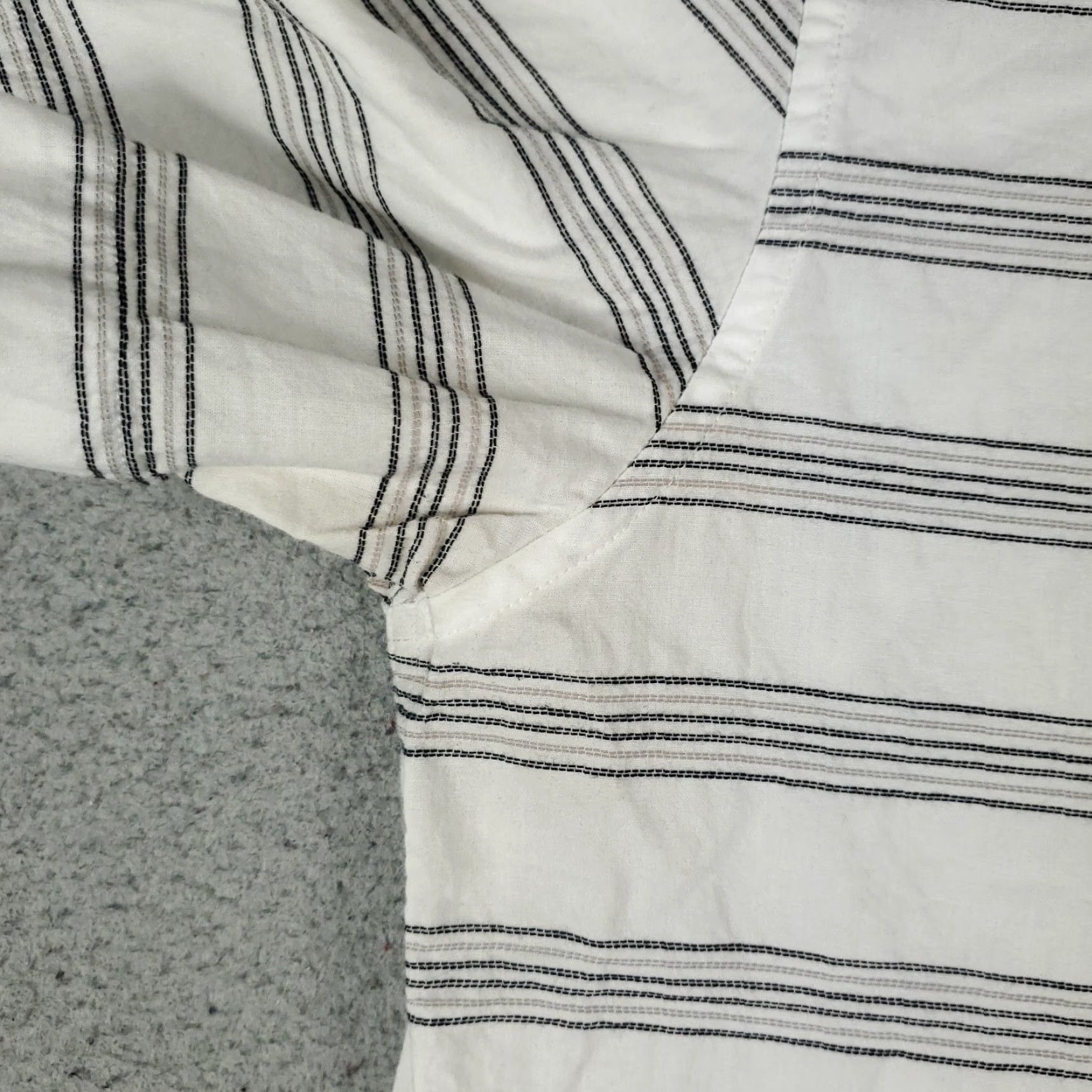 Tommy Hilfiger Tommy Hilfiger Gray Striped Button-Up Shirt Men's Small Short Sleeve Casual Modern Preppy Size US S / EU 44-46 / 1 - 4 Thumbnail