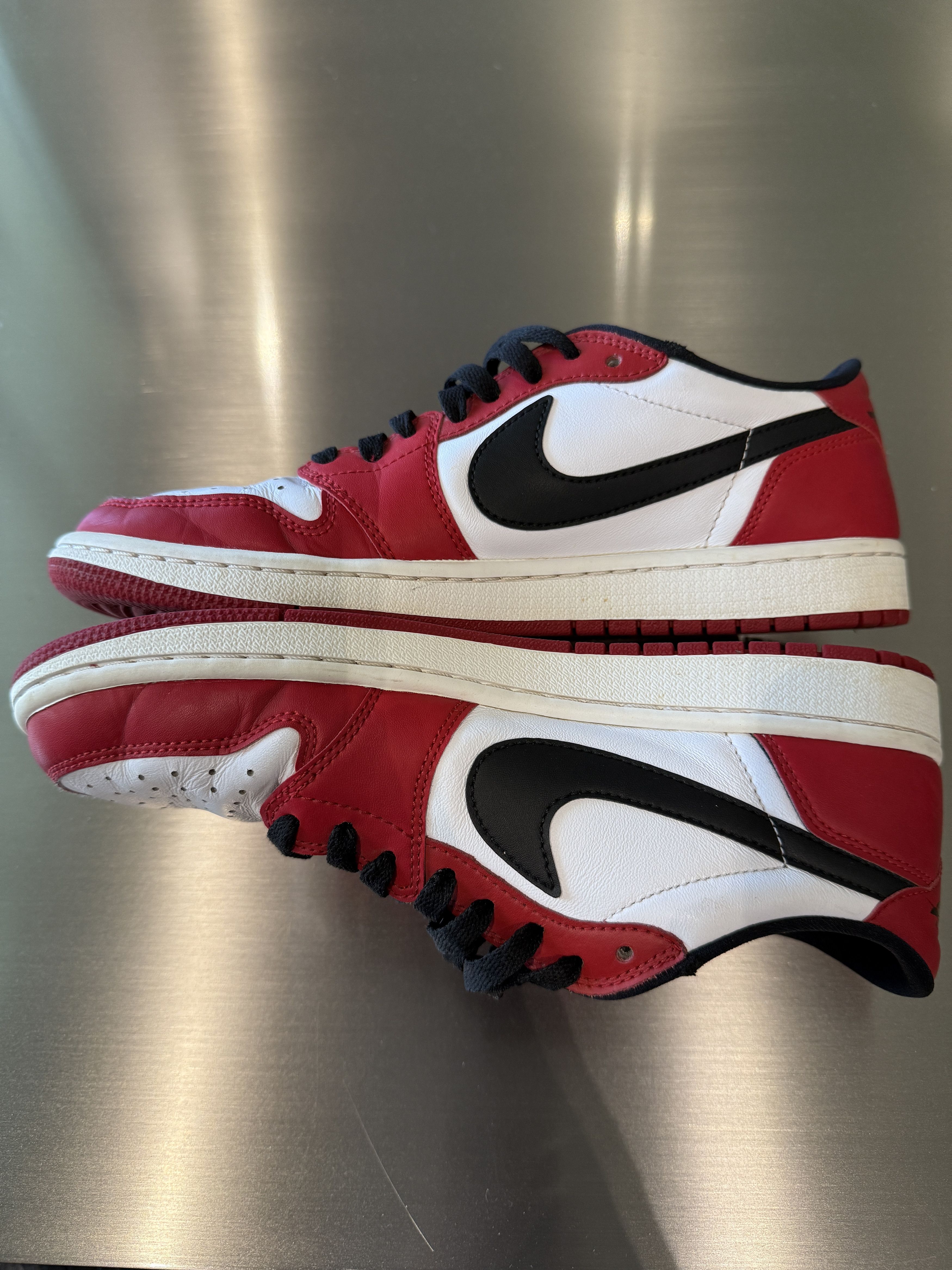 Jordan Brand × Nike 2016 Air Jordan 1 Retro Low OG Chicago Size US 8 / EU 41 - 9 Thumbnail