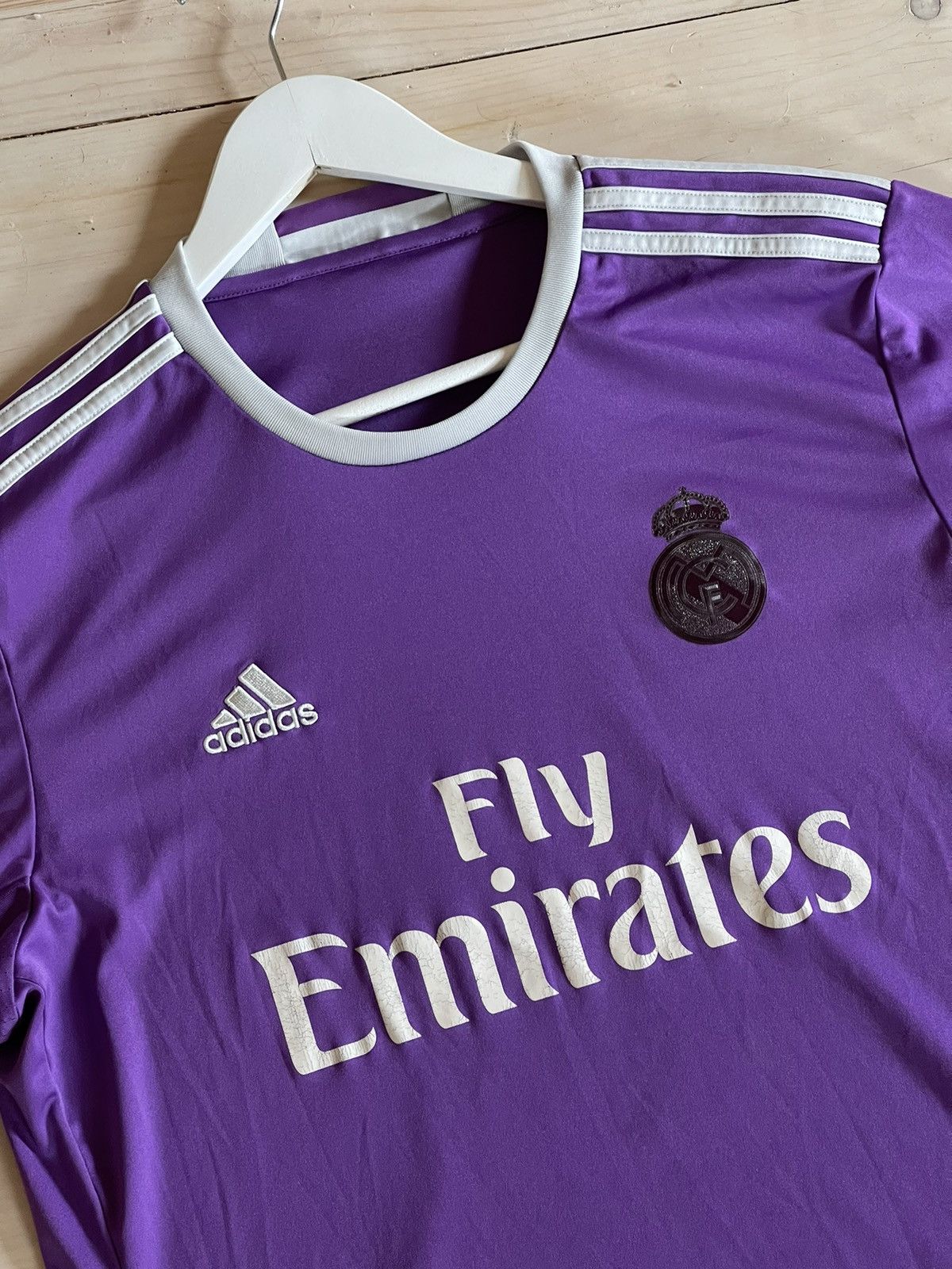 Adidas 2016 Adidas Real Madrid soccer jersey purple Size US L / EU 52-54 / 3 - 4 Thumbnail