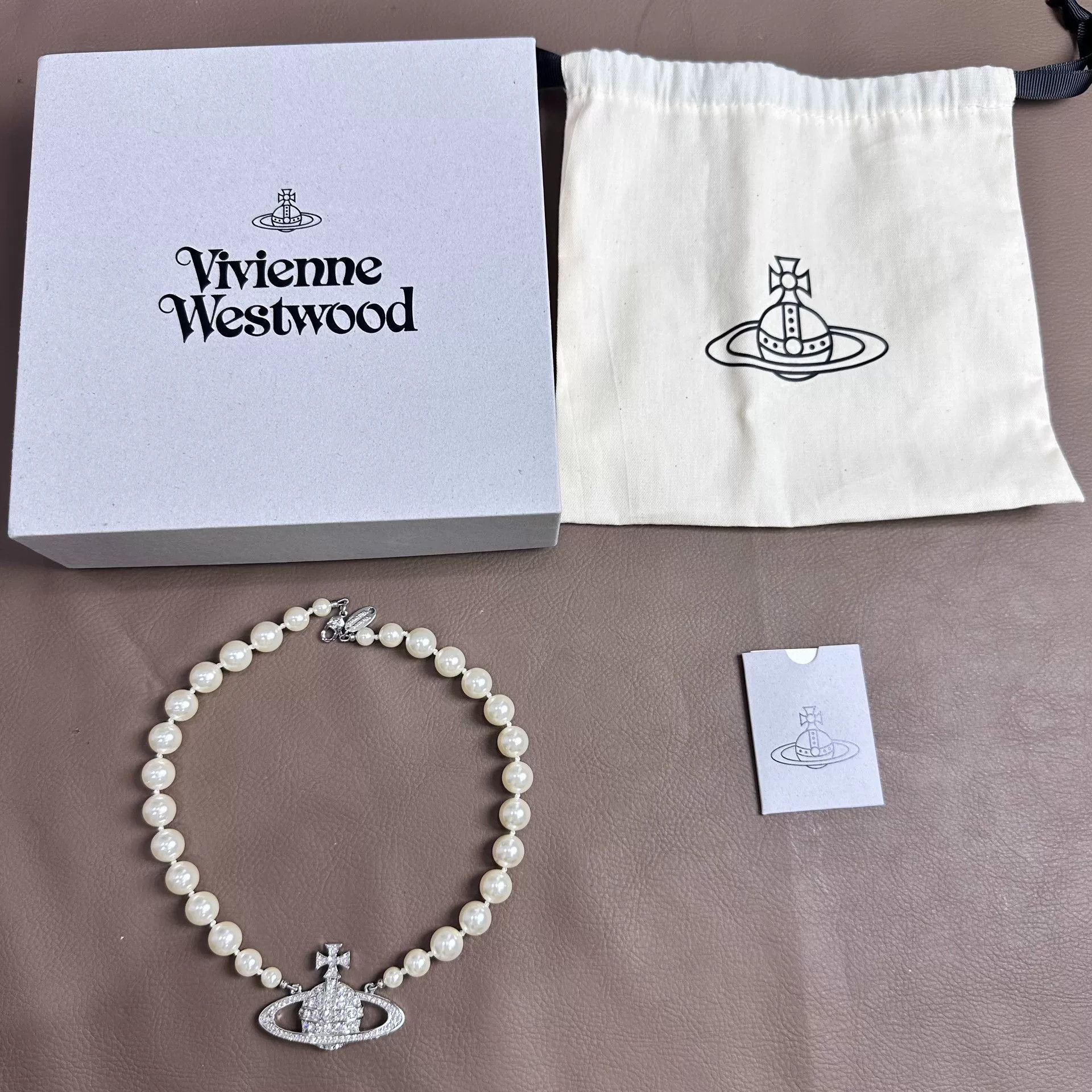 Vivienne Westwood Vivienne Westwood Large Saturn Pearl Necklace Size ONE SIZE - 1 Thumbnail